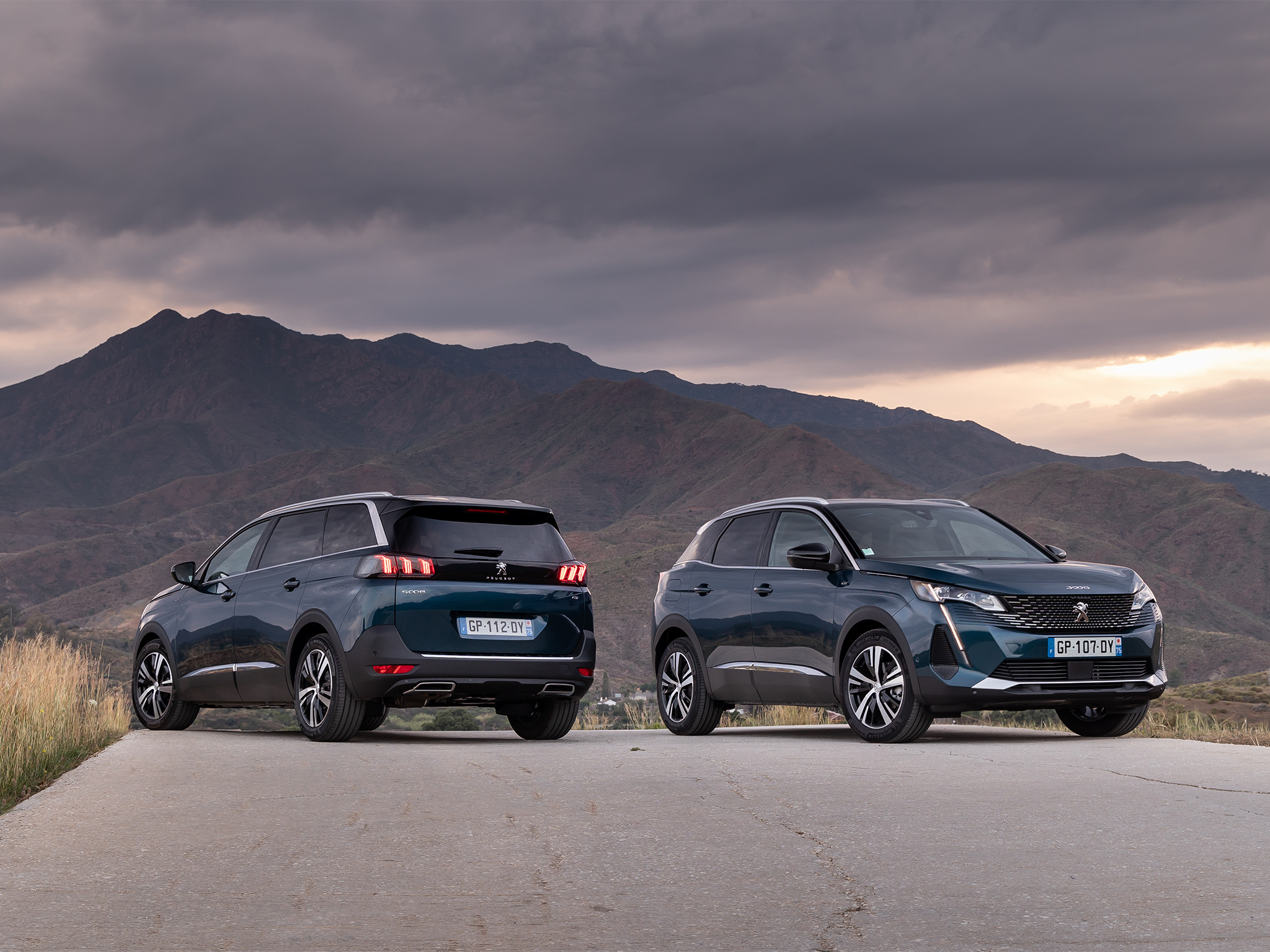 New 2024 cars like the Peugeot 3008 and 5008 continue to be sold in hybrid variants.