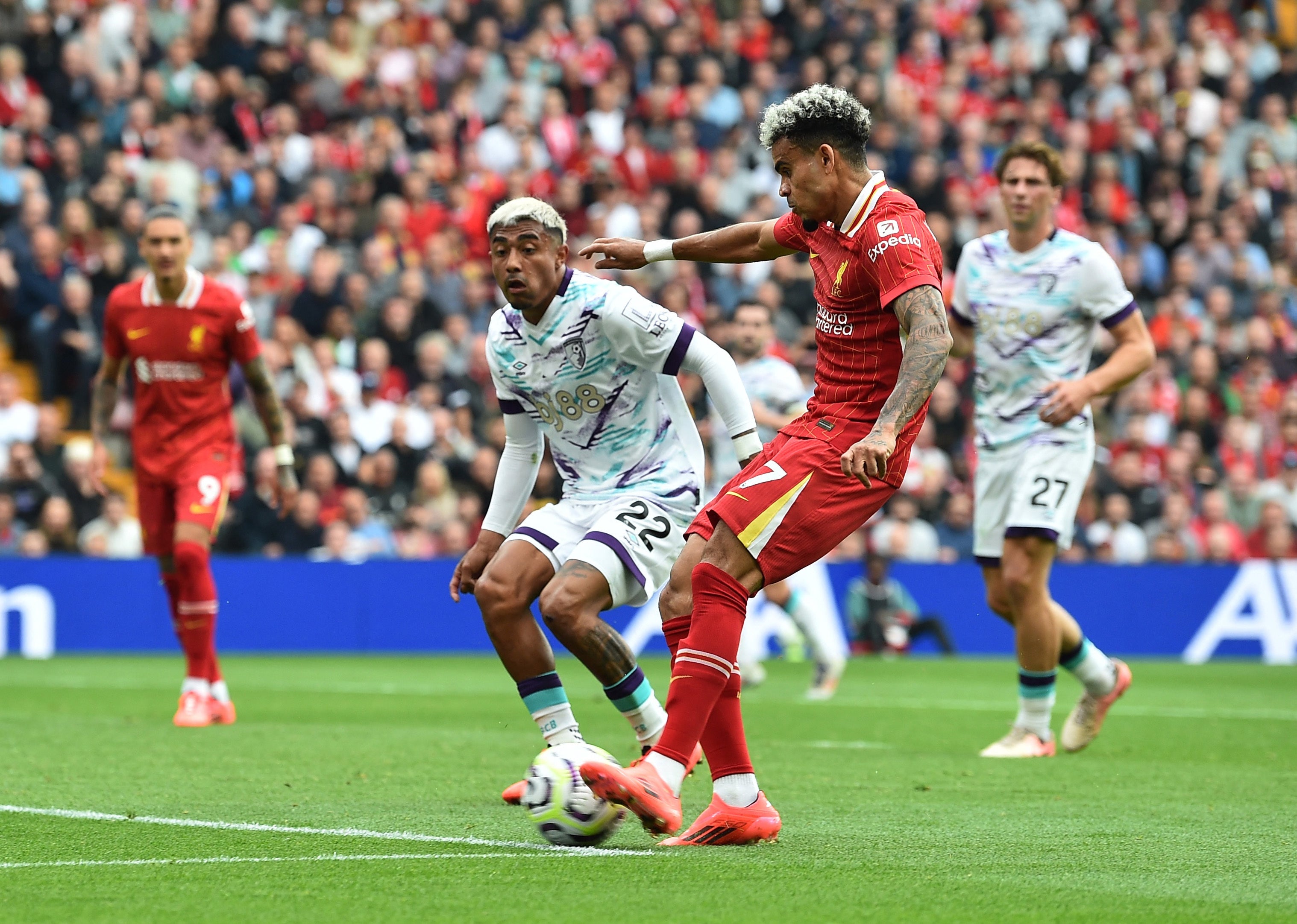 Luis Diaz adds a second for Liverpool, two minutes after his first