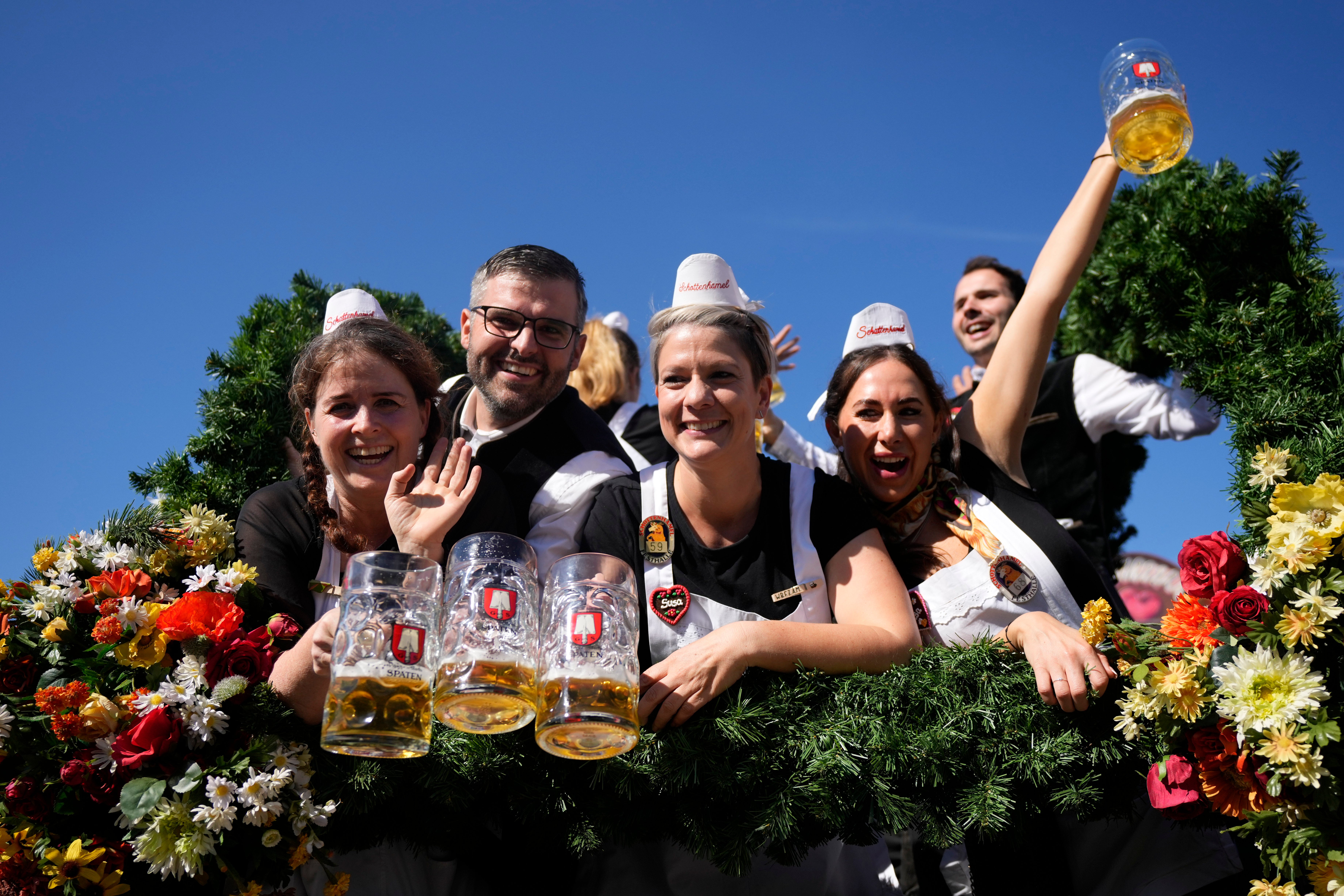 <p>Oktoberfest combines a beer festival with a funfair</p>