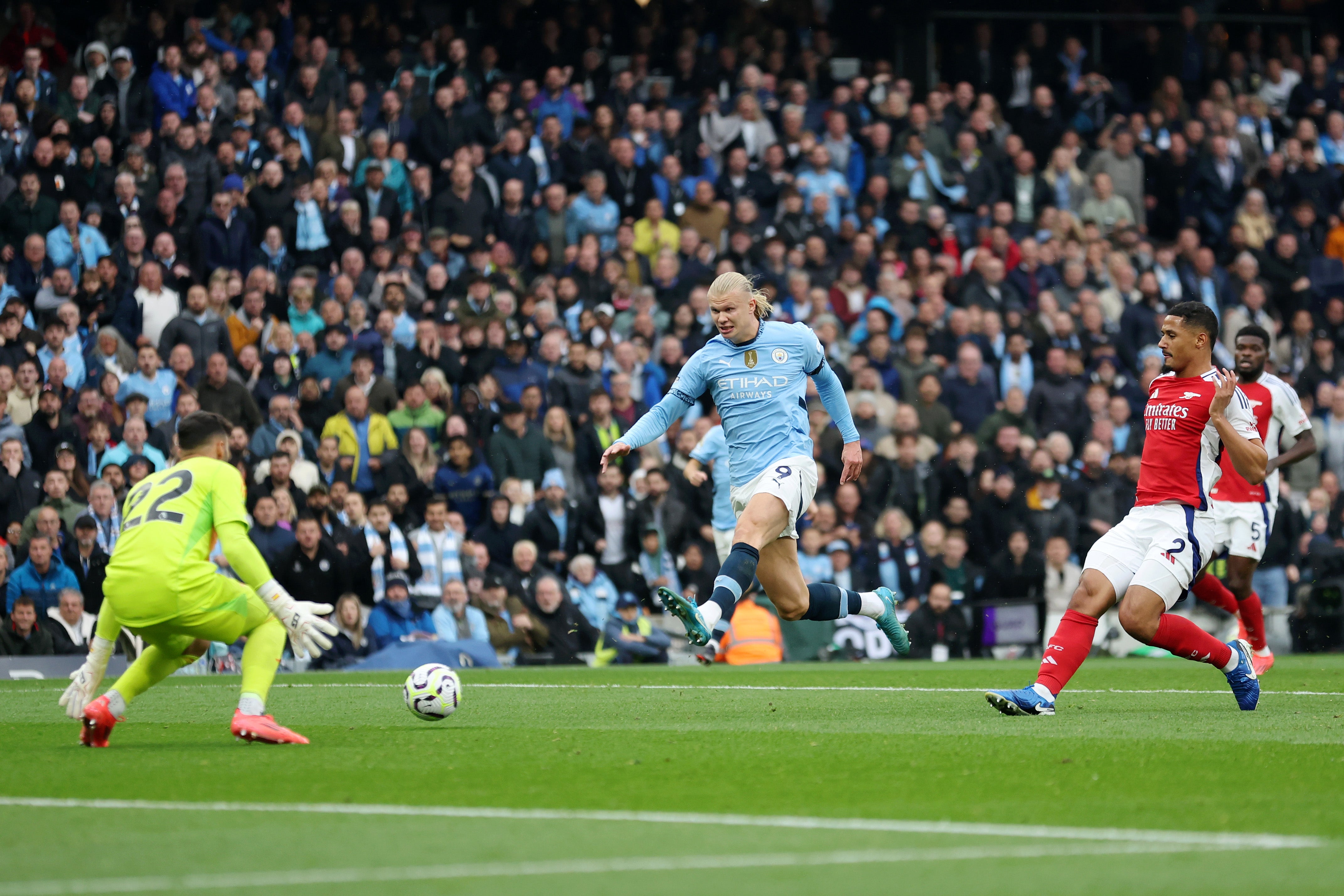 Erling Haaland knocks Manchester City into the lead