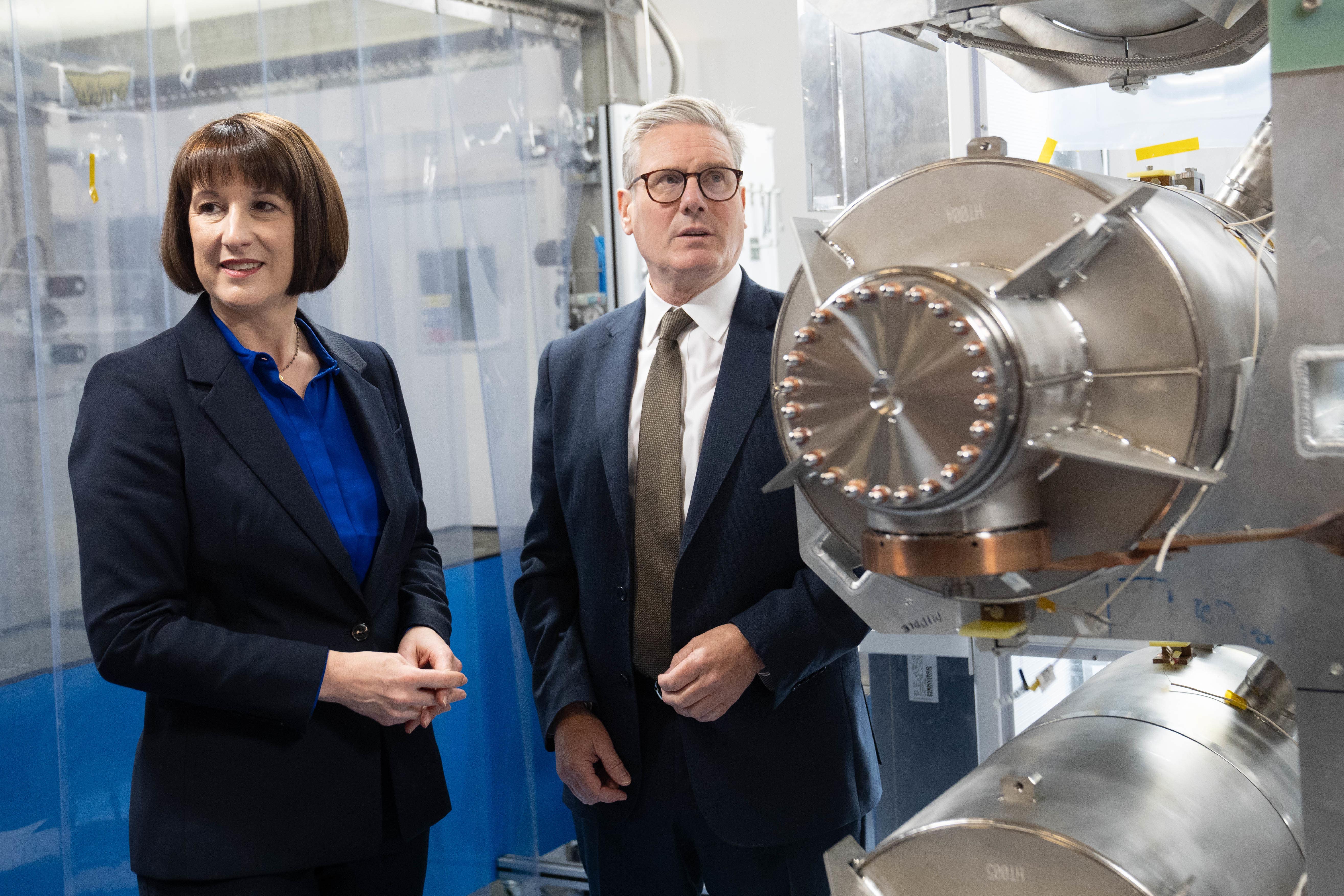 Chancellor Rachel Reeves and Prime Minister Sir Keir Starmer visiting PsiQuantum, the world’s largest quantum company, in Daresbury near Liverpool (Stefan Rousseau/PA)