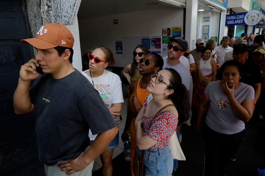 Convidados fazem fila para comer tacos no El Califa de León, na Cidade do México