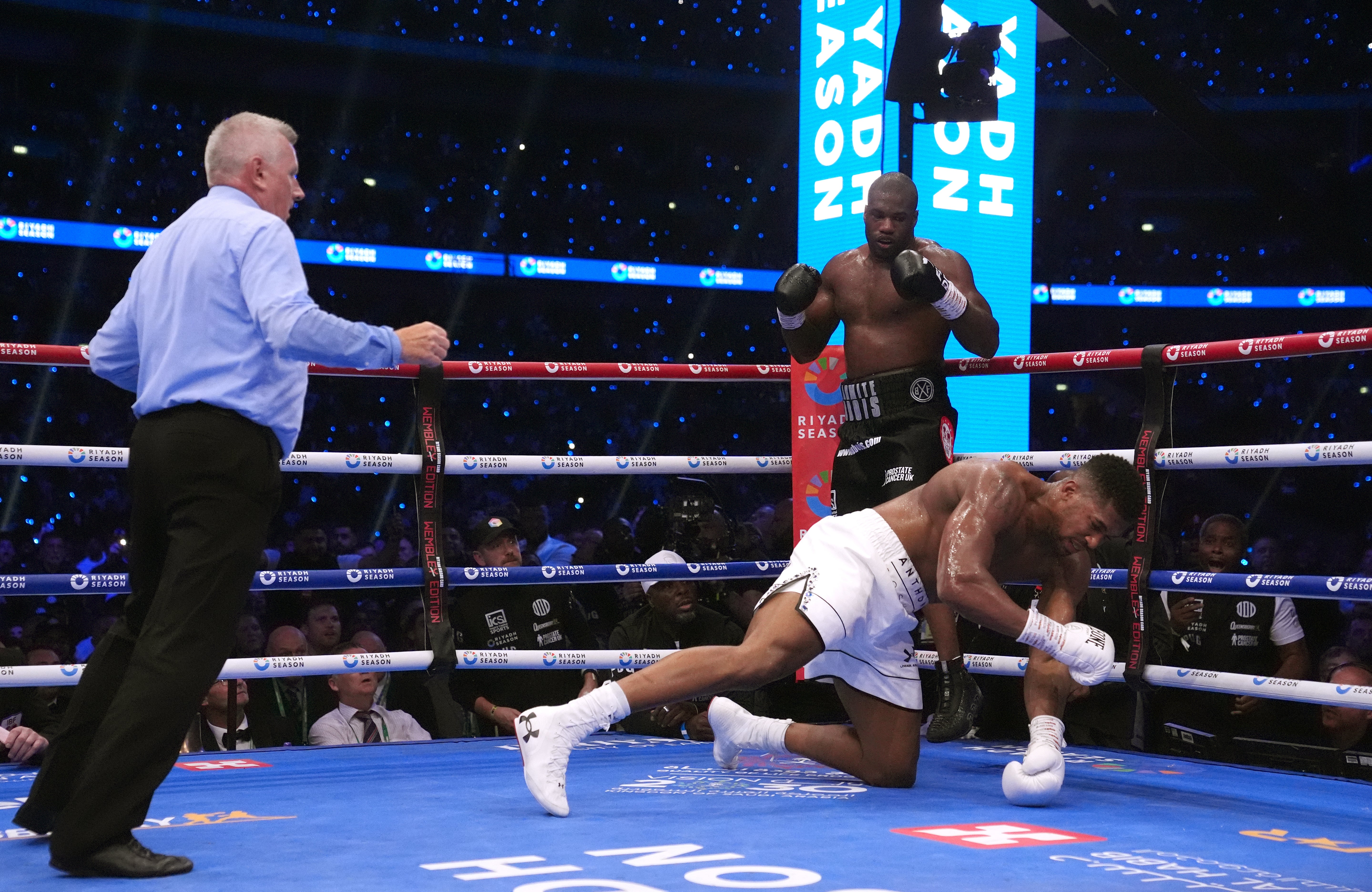 Dubois scores the fourth and final knockdown of Joshua