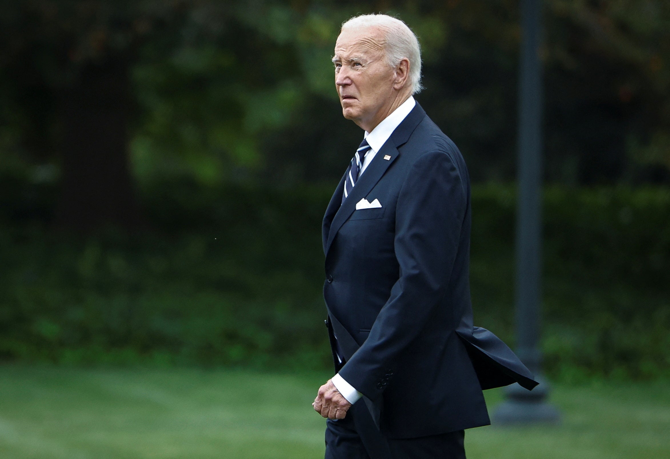 U.S. President Joe Biden walks to Marine One as he departs for New York, at the White House in Washington, U.S., September 23, 2024. REUTERS/Evelyn Hockstein