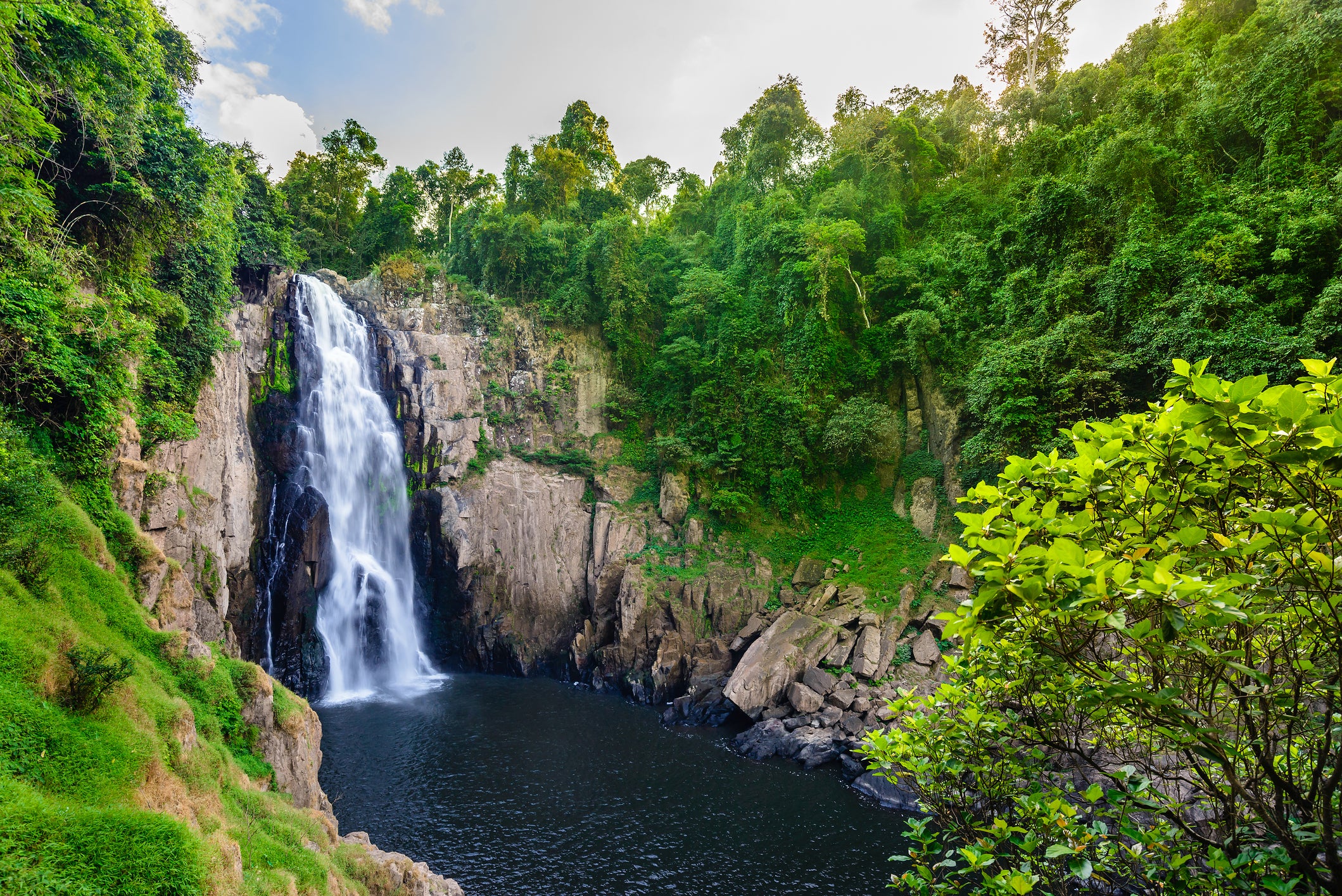 Cachoeira Haew Narok no Parque Nacional Khao Yai, na Tailândia