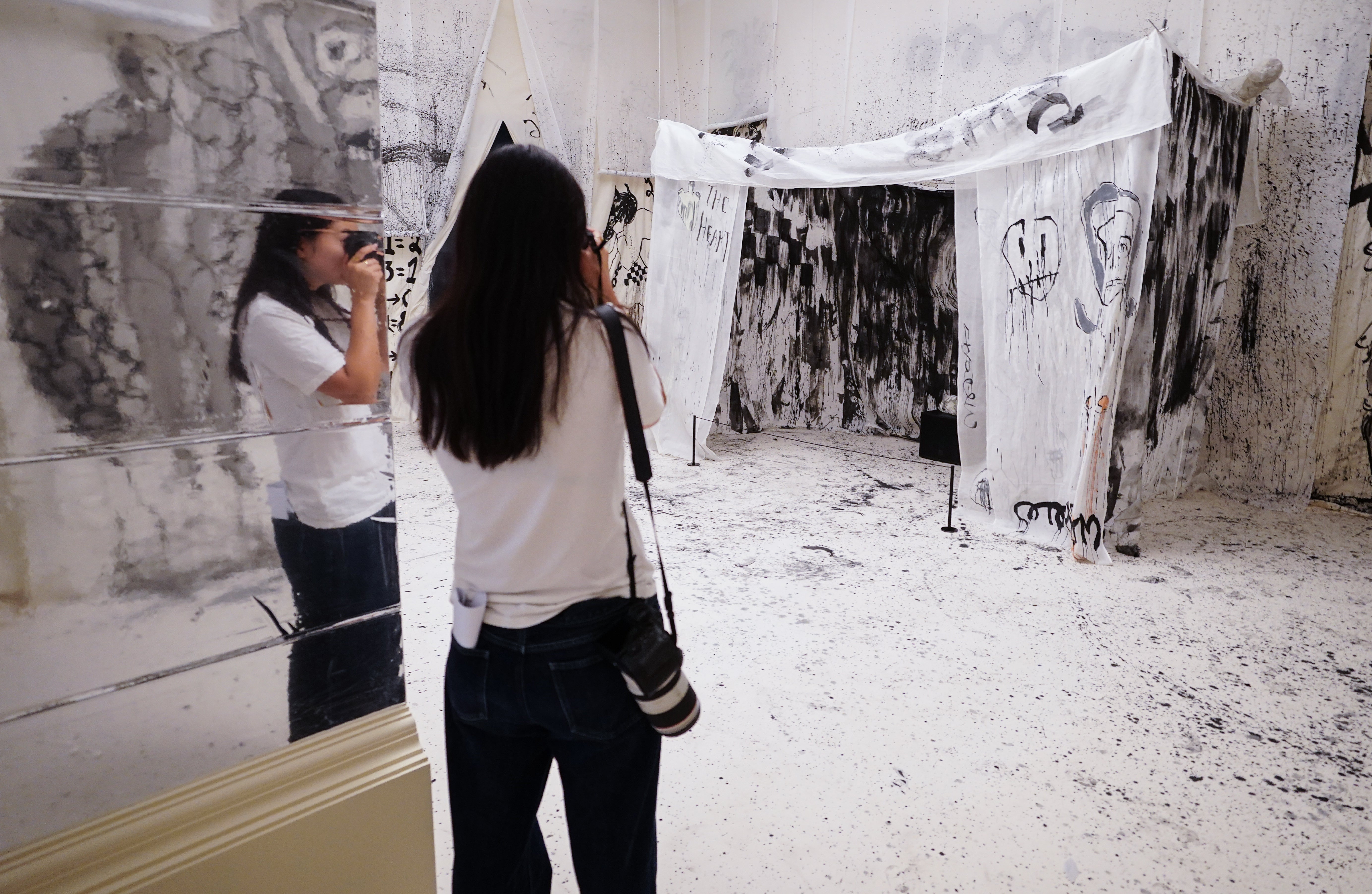 Apresentação de Delaine Le Bas no Turner Prize 2024 na Tate Britain