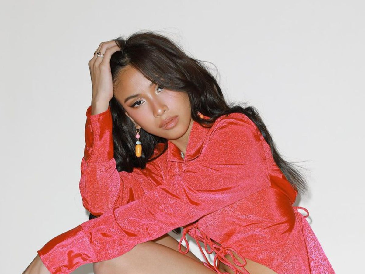 Influencer called out for flaunting wealth in 'guess the bill' video | The Independent