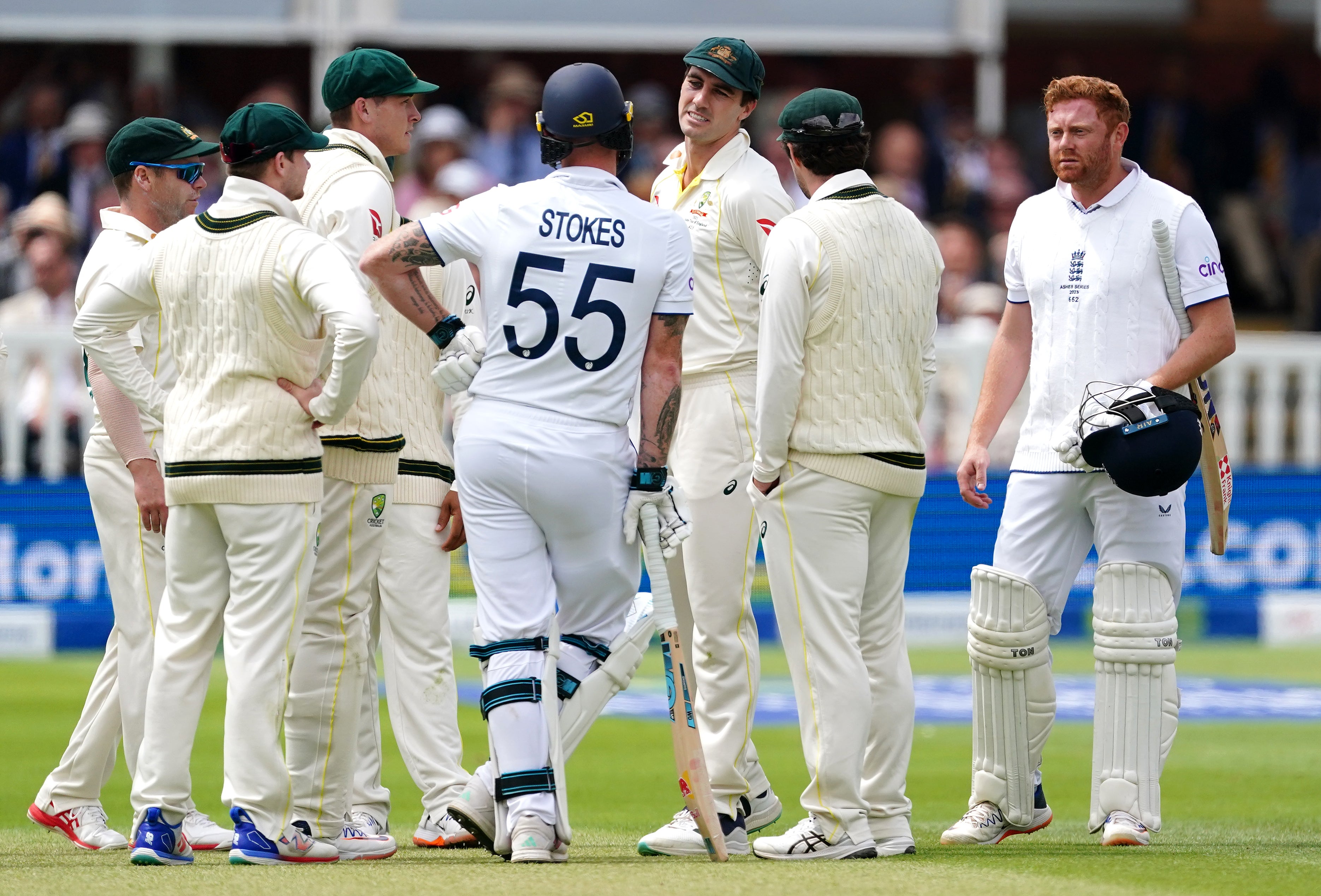 Jonny Bairstow ficou controversamente perplexo no Teste de Cinzas no Lord's