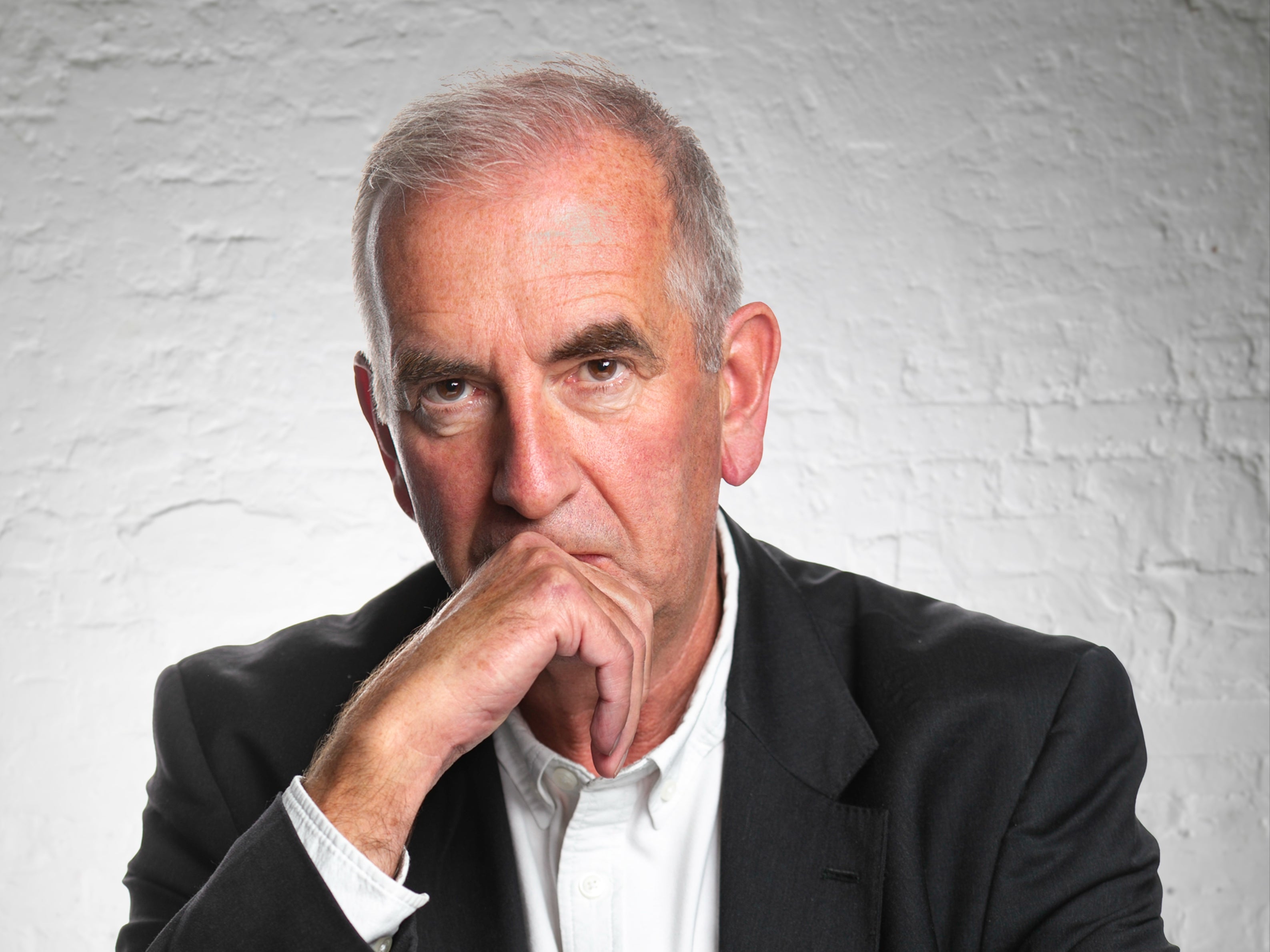 Robert Harris is the classy English novelist who, in both quality and quantity, reaches the parts most others cannot reach