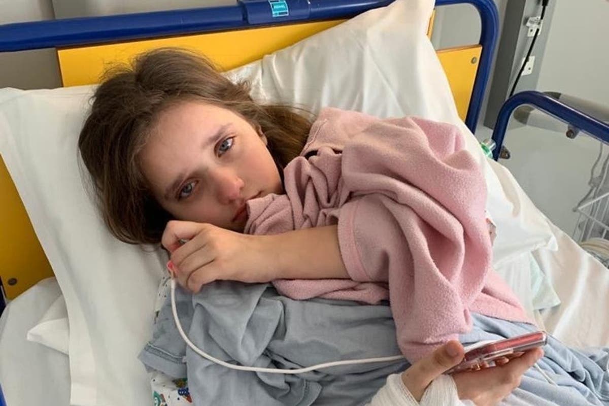 Hospital should have stopped surgeon from carrying out procedures