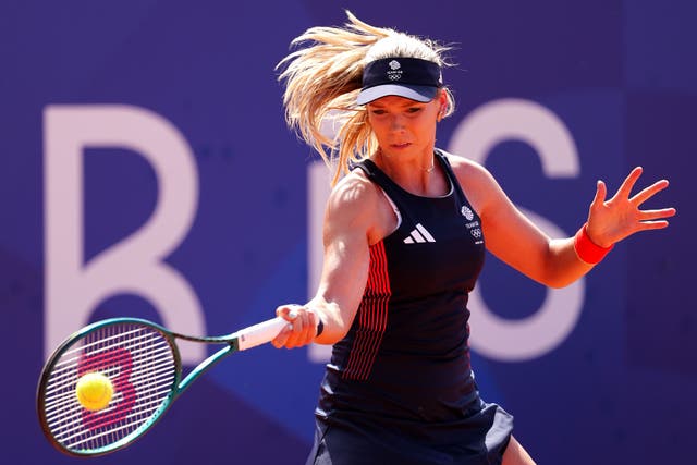 <p>Katie Boulter overcame a long rain delay to beat veteran Italian Sara Errani  </p>