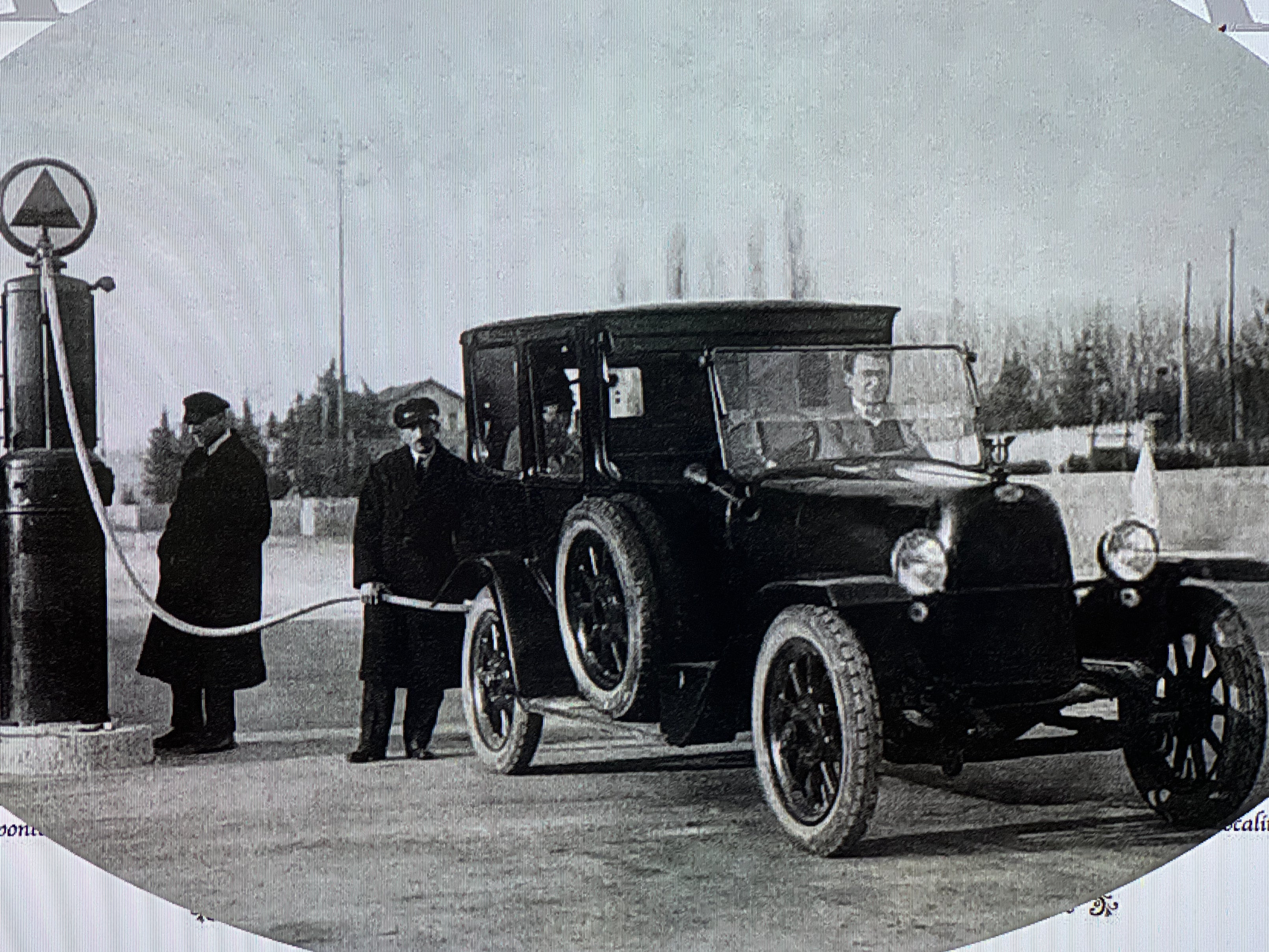 South Mimms? No, northern Italy, refuelling for the autostrada ahead