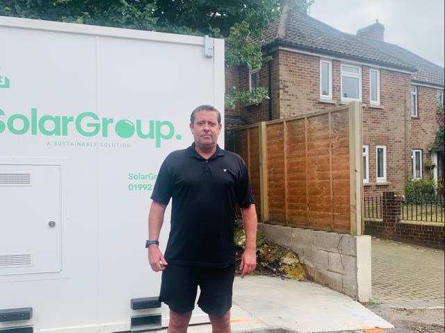 <p>Brett Kemp says he’s struggling to sell his house because of the temporary toilet installed next to it. Picture shows a toilet that was replaced by a new one last week.</p>