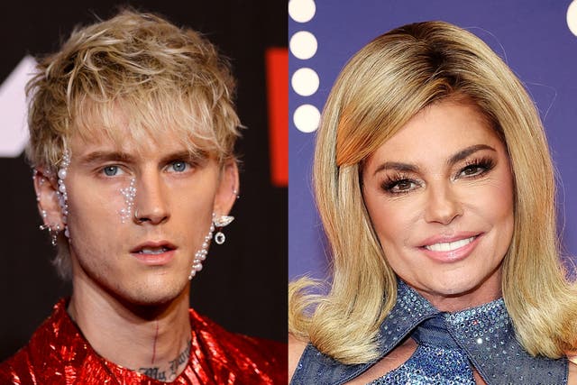 <p>Machine Gun Kelly tells Shania Twain about his dad being a huge fan of her at the People’s Choice Country Awards </p>