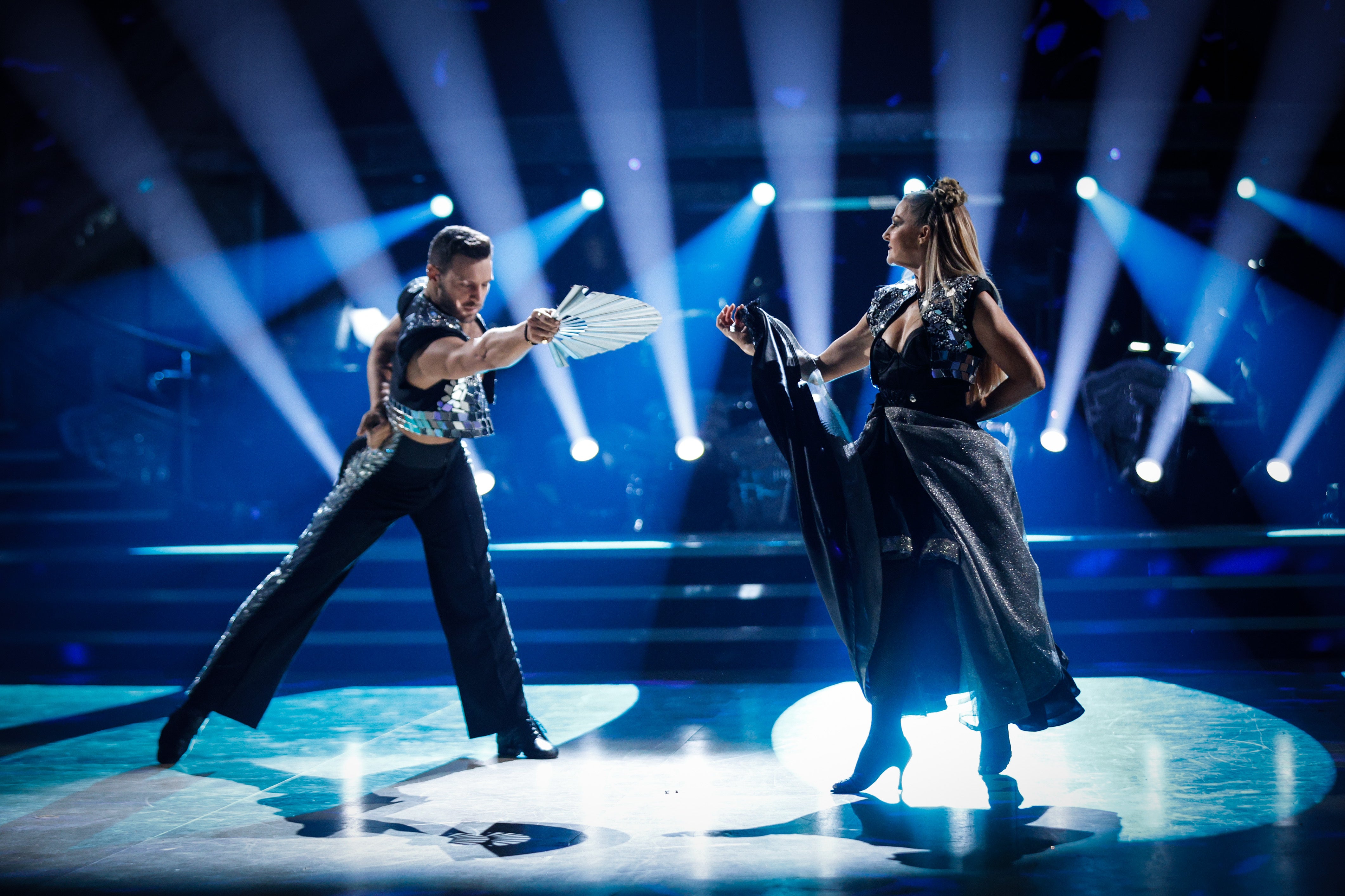 Paso Doble de parar o show de Sarah Hadland