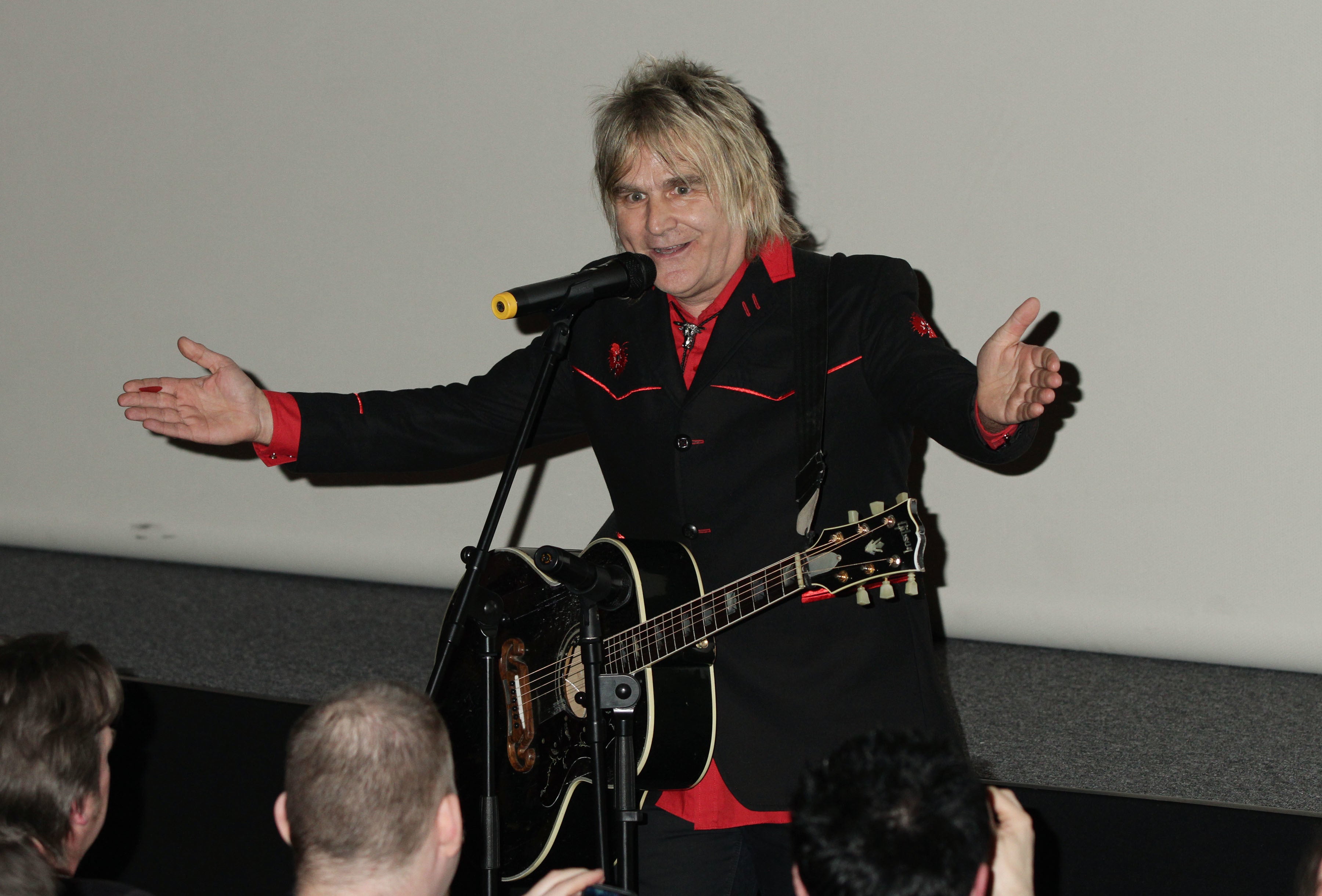 Mike Peters in remission from aggressive cancer