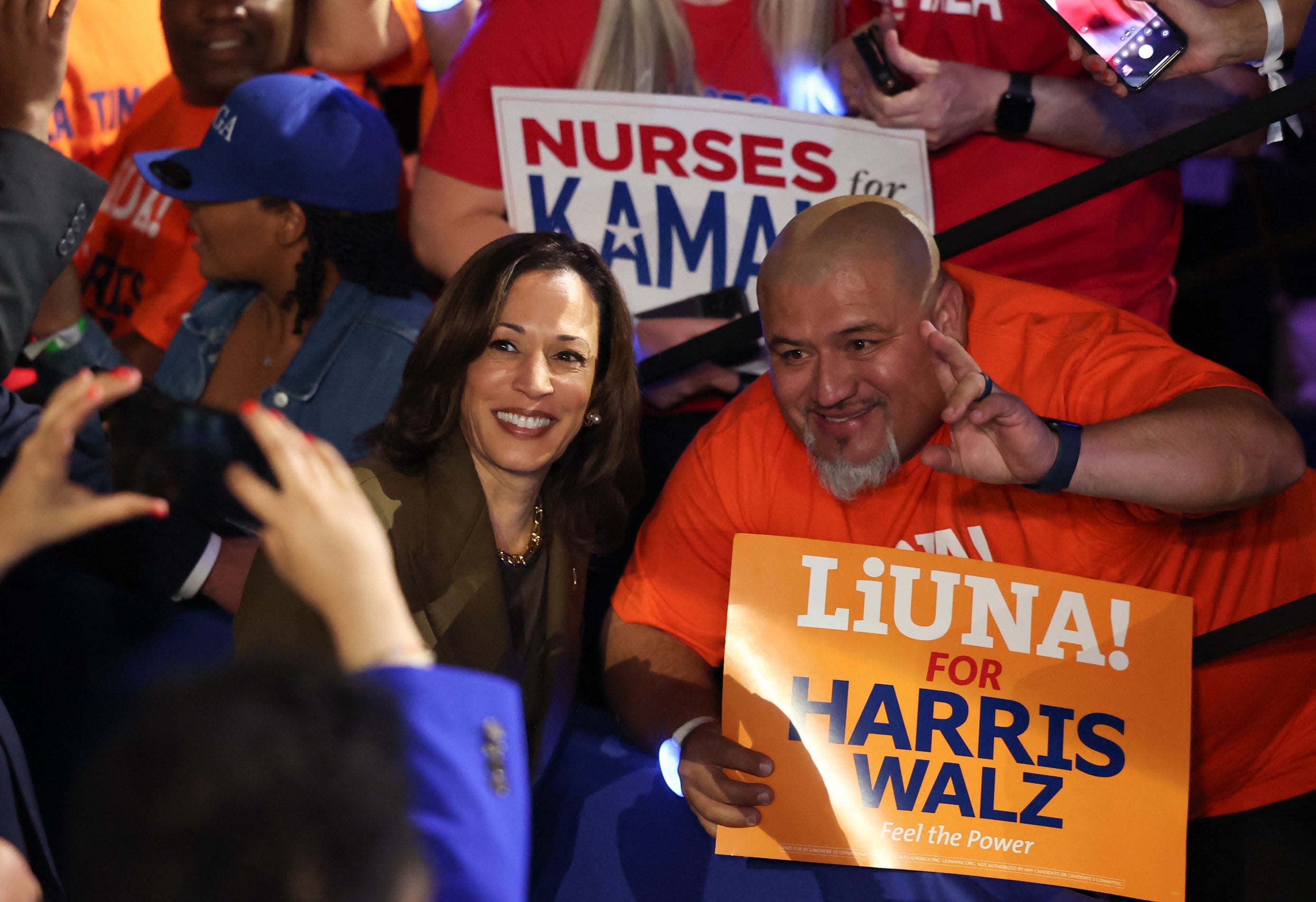 Kamala Harris takes photos with her suporters