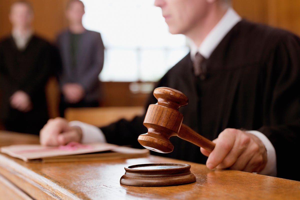 Government to use AI &lsquo;legal assistants&rsquo; in courts to cut rising case backlog
