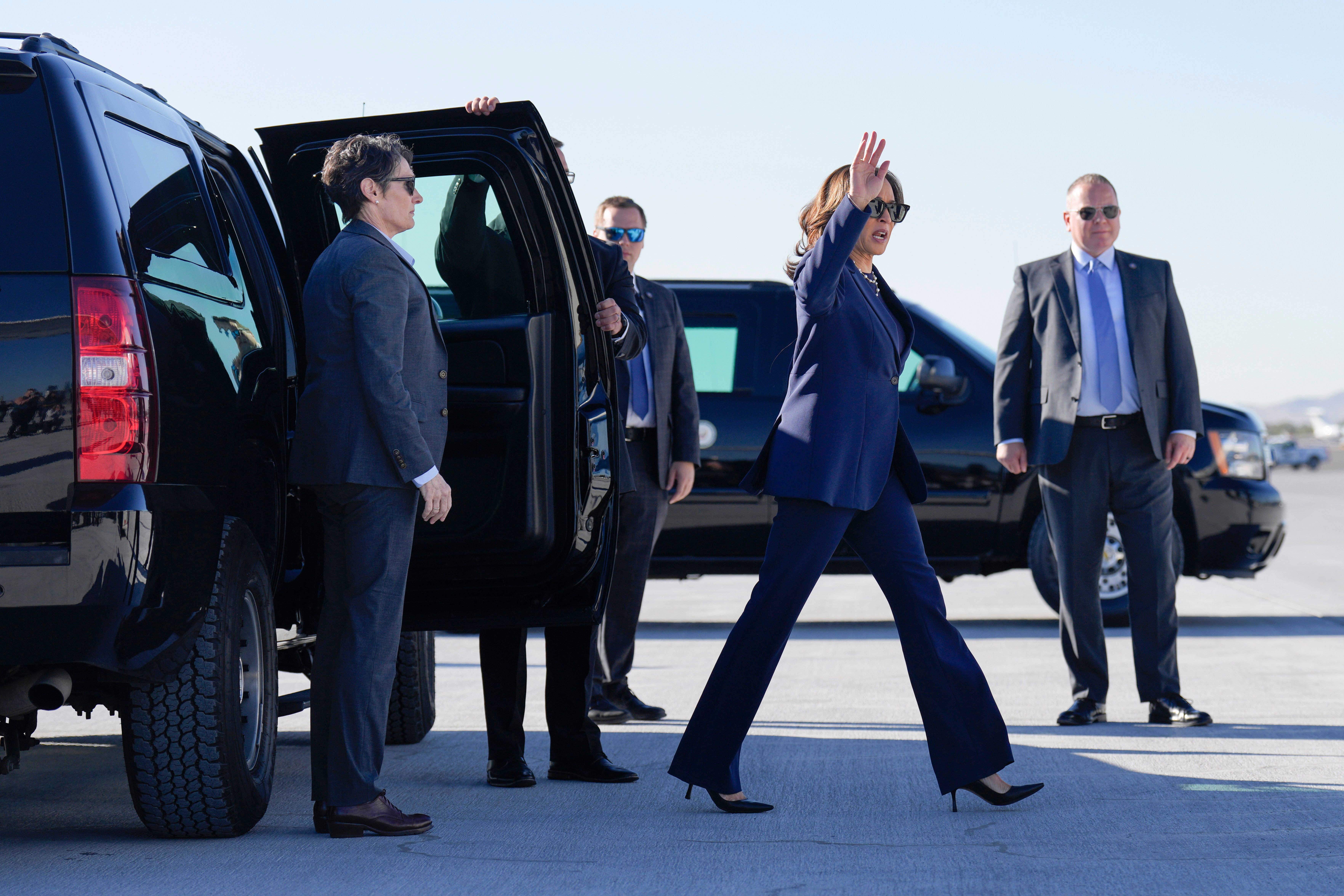 Democratic presidential nominee Vice President Kamala Harris walks to board Air Force Two in Las Vegas, Monday, Sept. 30, 2024, en route to Washington