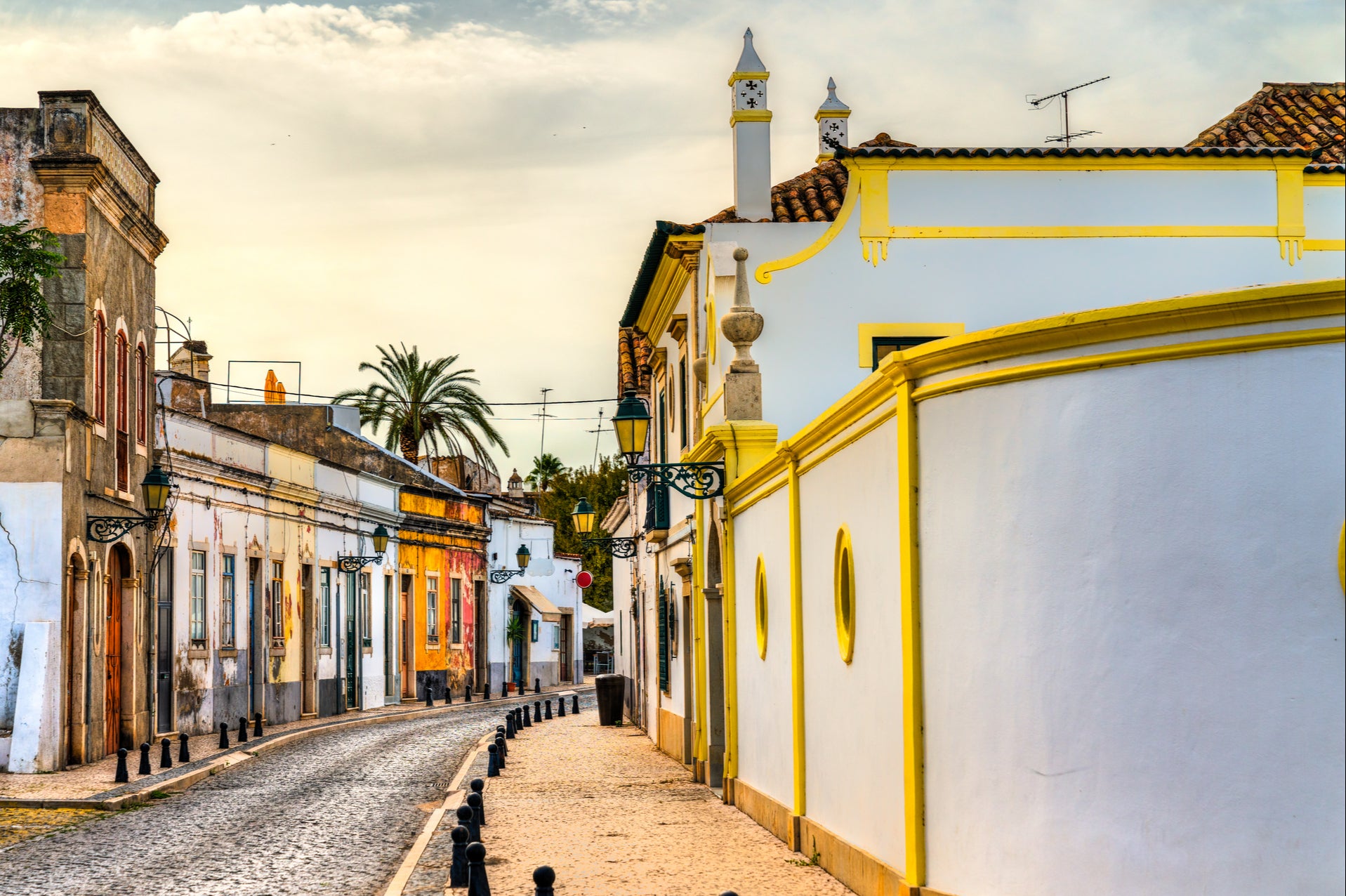 Para uma fatia mais autêntica do Algarve visite Faro