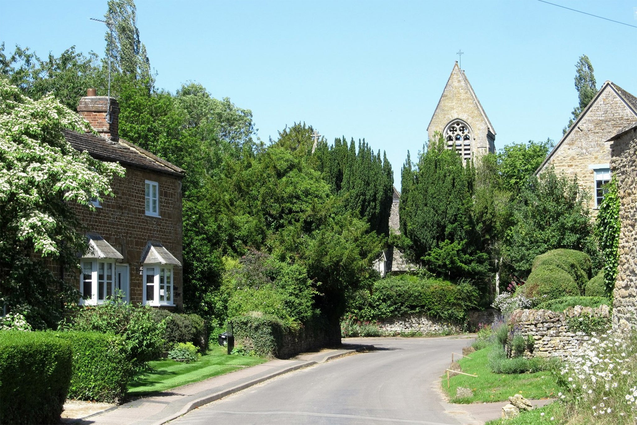 The sleepy village of Little Tew has a protected conservation area at its centre.