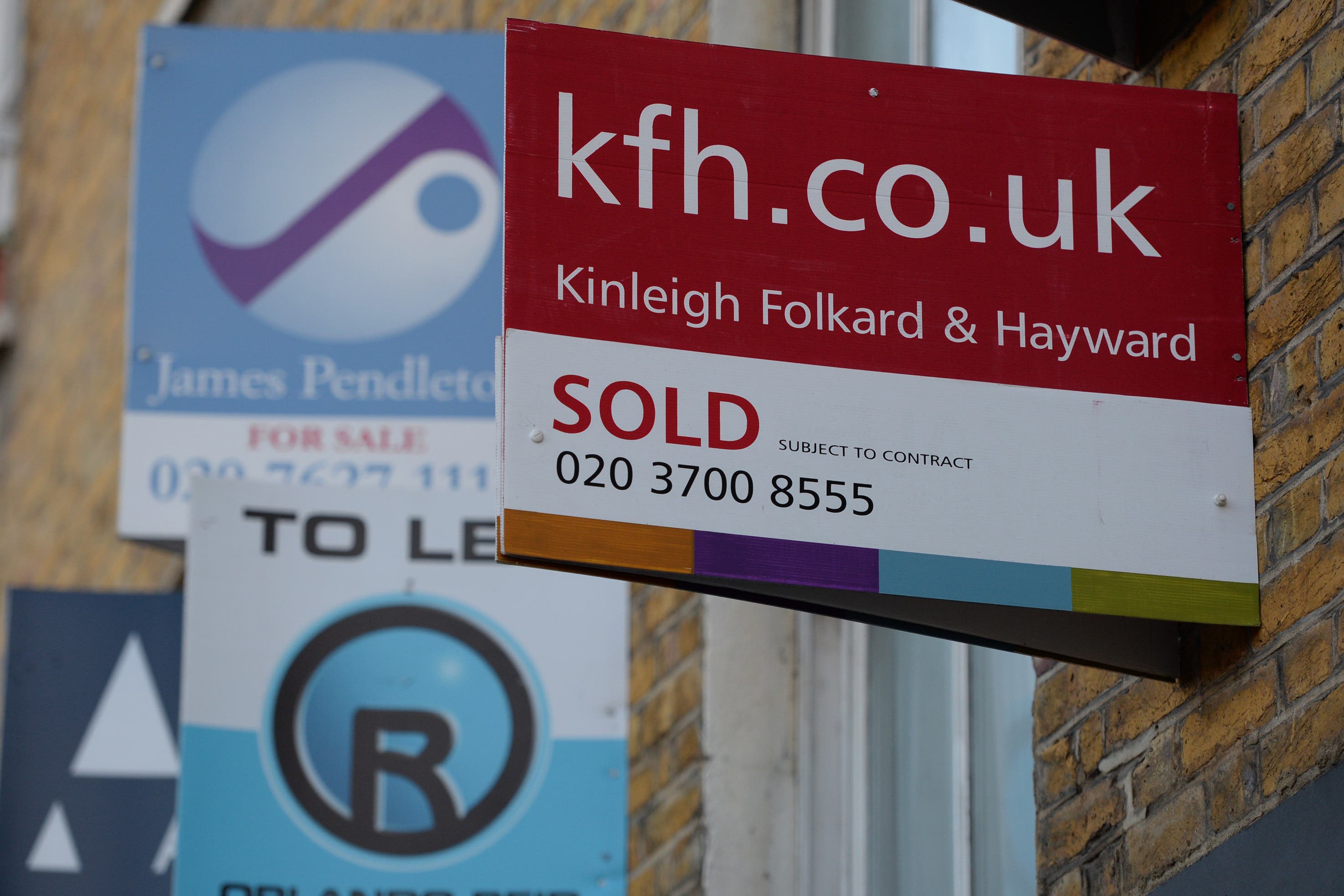 House sales jumped in September as lower mortgage rates boosted the market, Zoopla said (Anthony Devlin/PA)