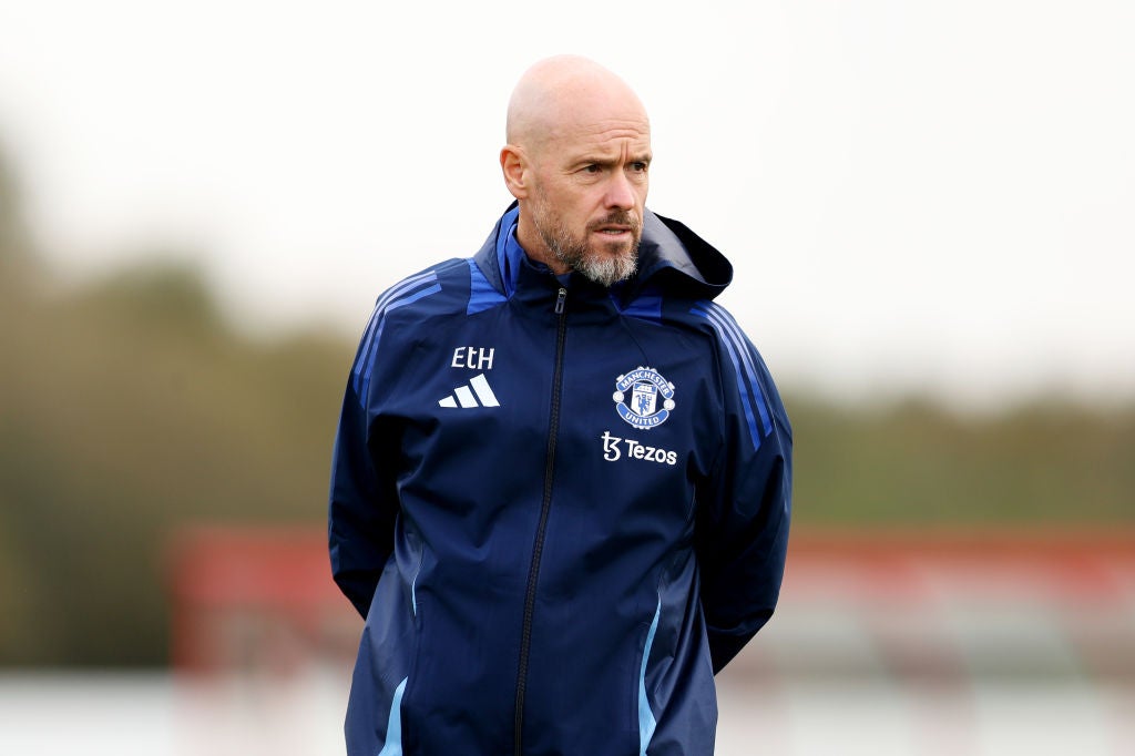 Ten Hag oversees Man Utd training ahead of the trip to Porto