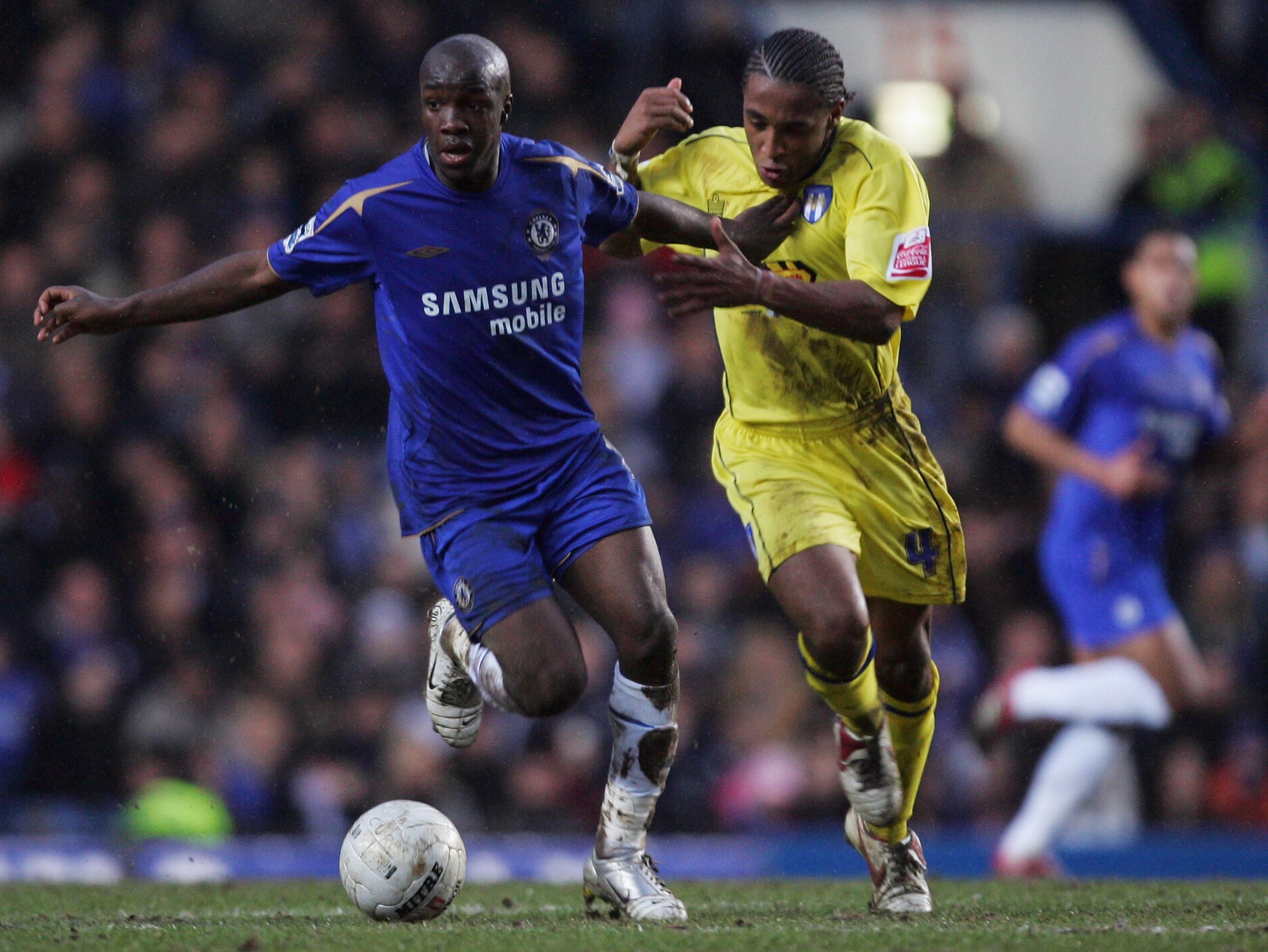 Lassana Diarra in una partita con il Chelsea nel 2006