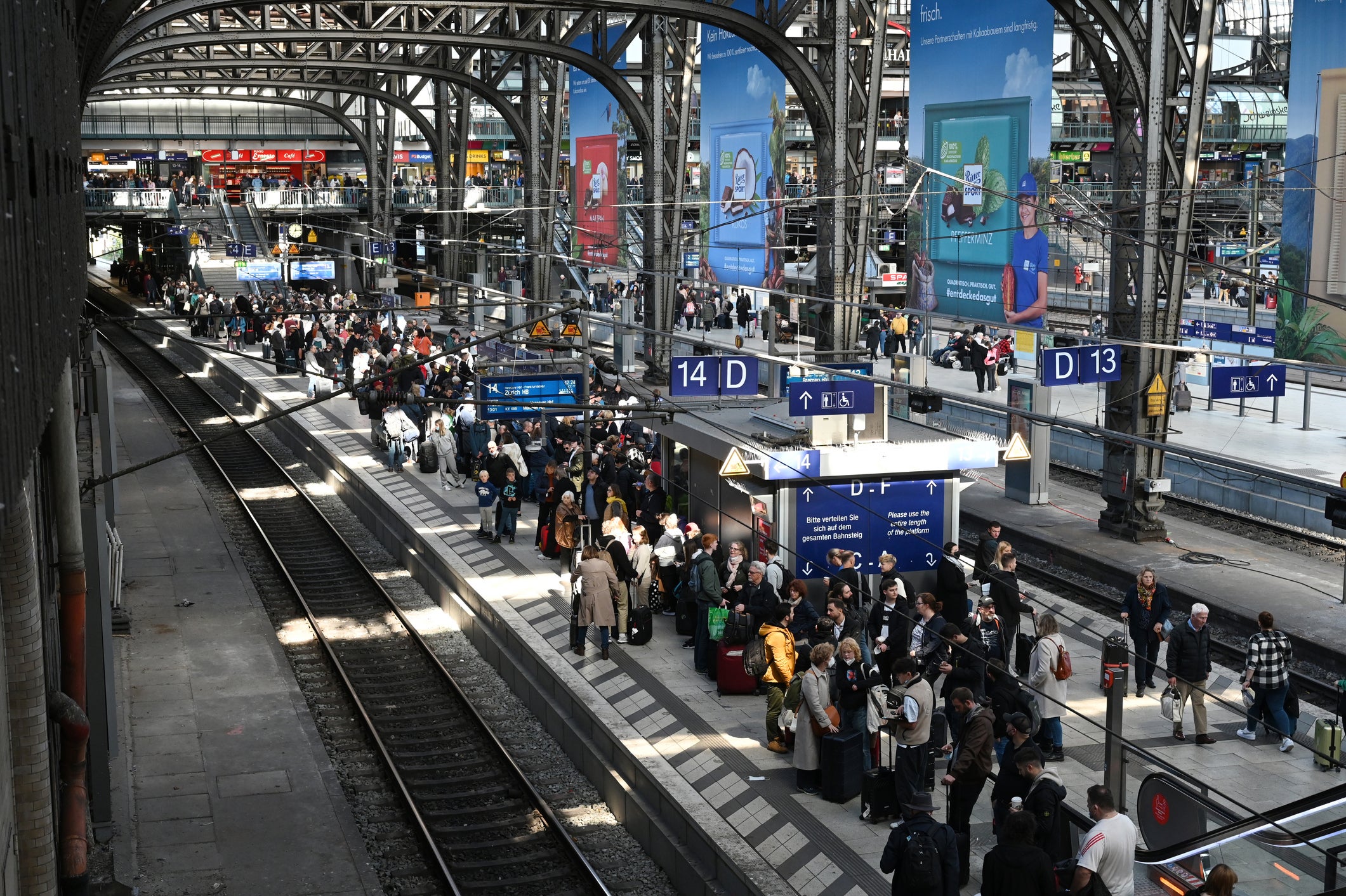 The two rail passengers tested negative for Marburg virus in a PCR test