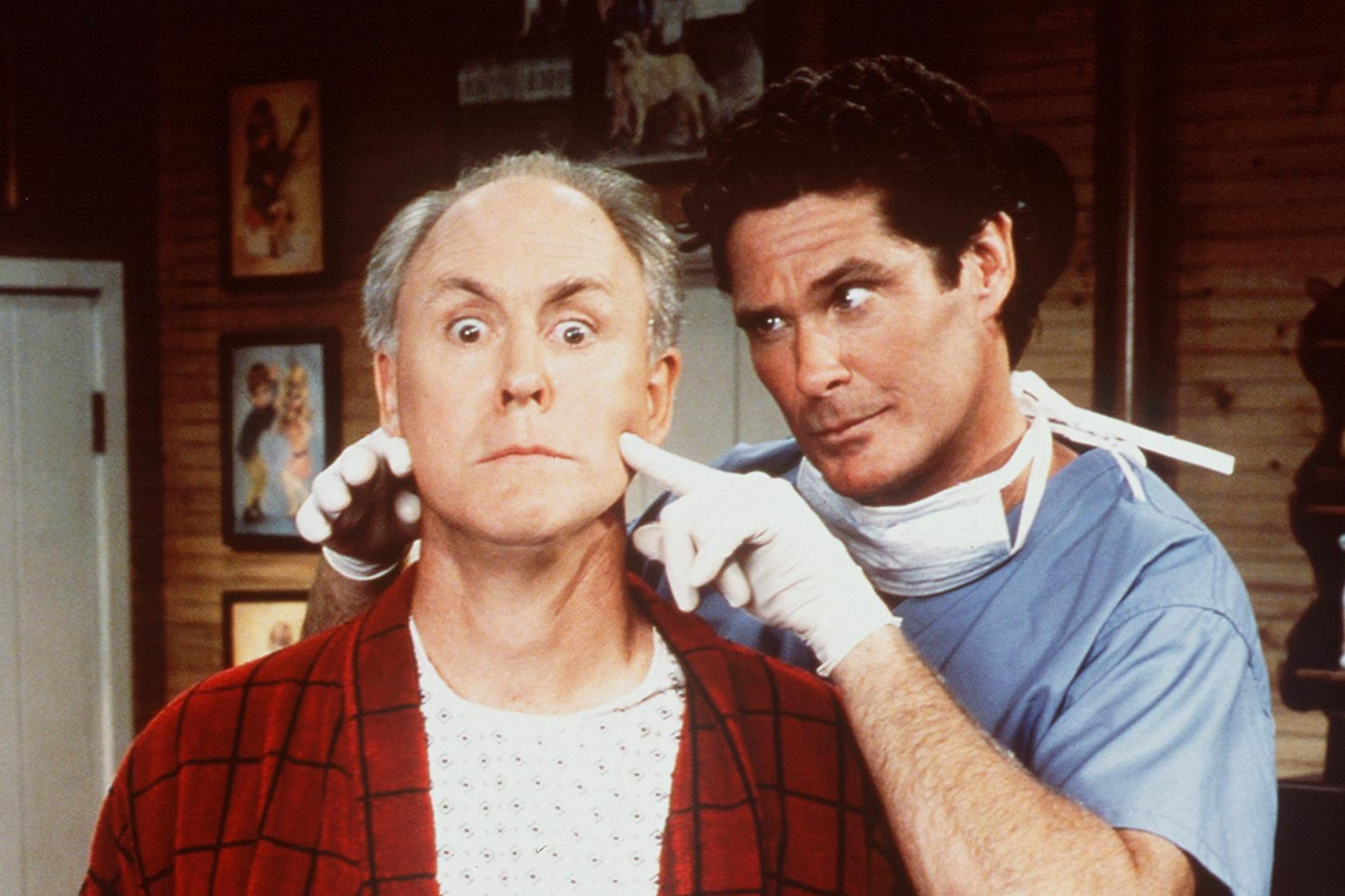 John Lithgow alongside guest star David Hasselhoff in a 1999 episode of ‘3rd Rock from the Sun’