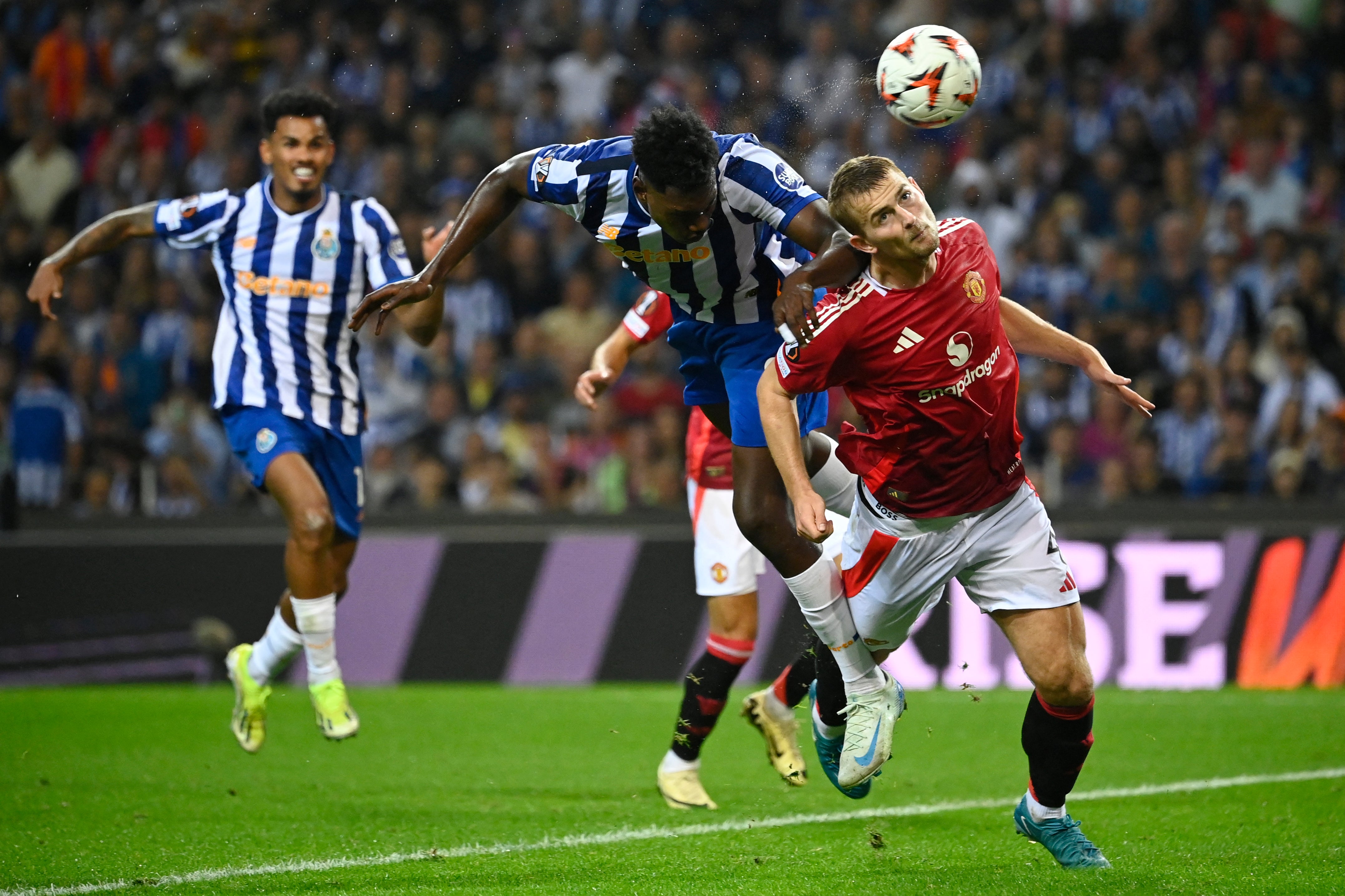 Porto v Manchester United LIVE: Result and final score as Harry Maguire saves Red Devils in Europa League | The Independent