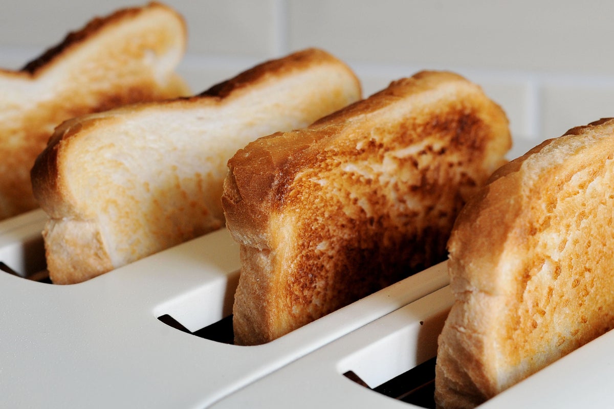 Lung cancer warning for foods which make up ‘half the average diet’ after new study