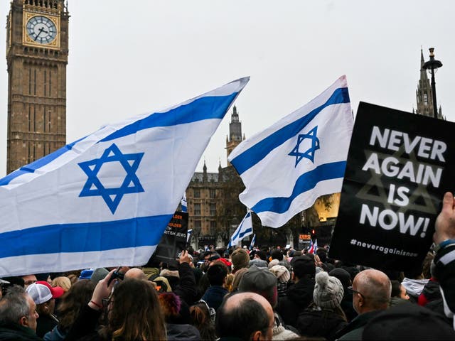 <p>People march in London against antisemitism</p>