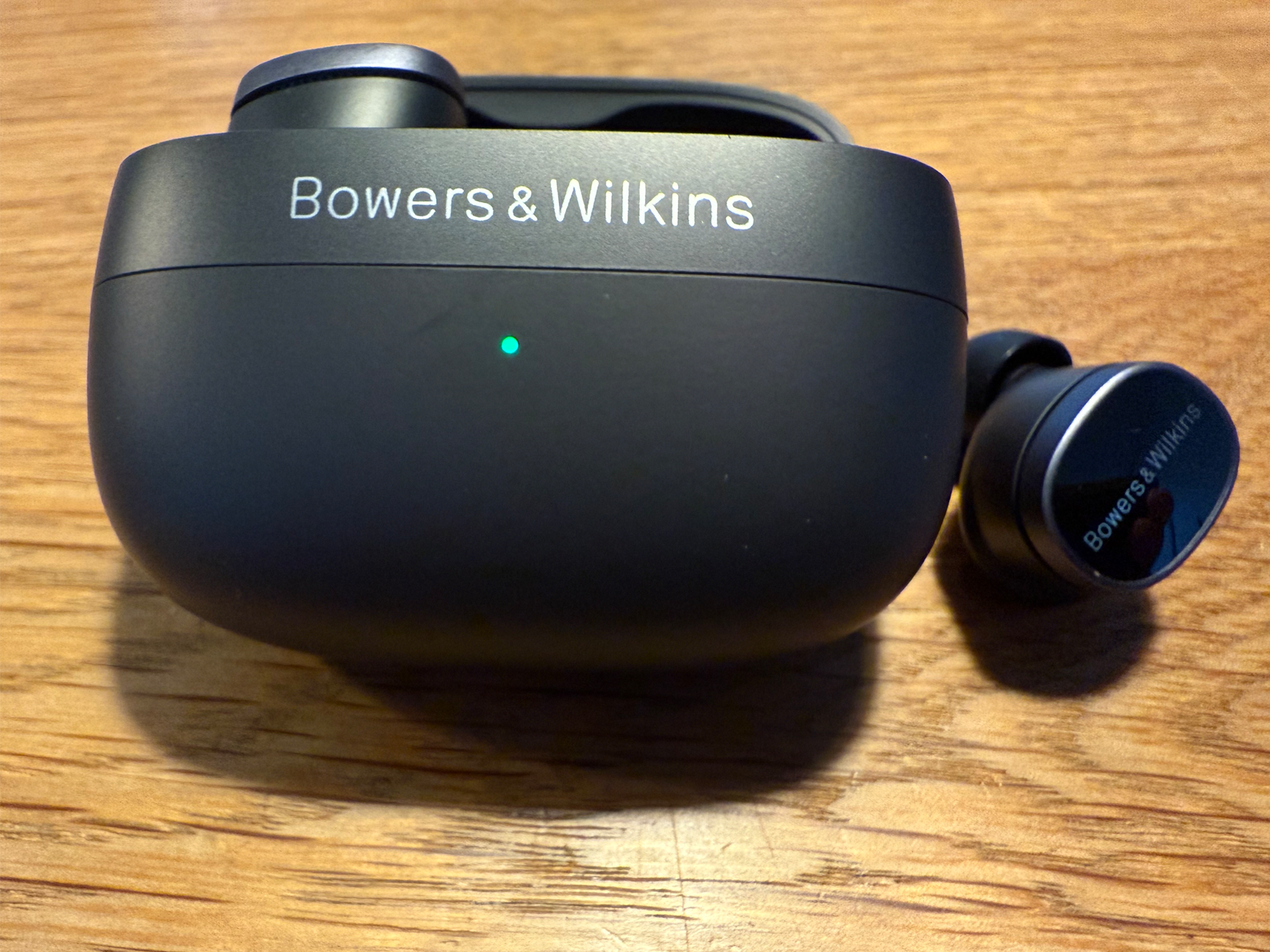 Bowers and Wilkins PI8, best wireless earbuds 