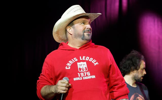 <p>Garth Brooks</p>