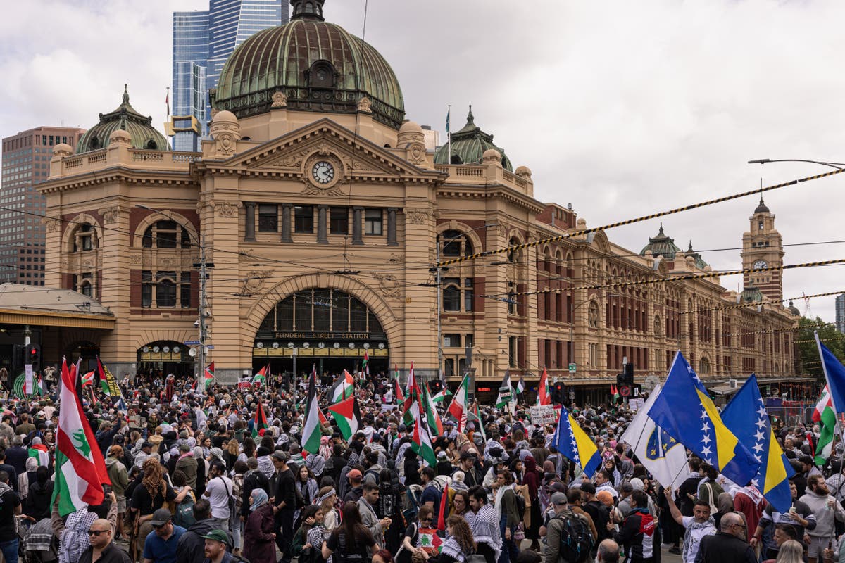 Thousands gather in Australia for pro-Palestine demonstrations ahead of 7 October anniversary