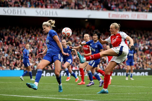 <p>Arsenal could not breach the Everton defence</p>