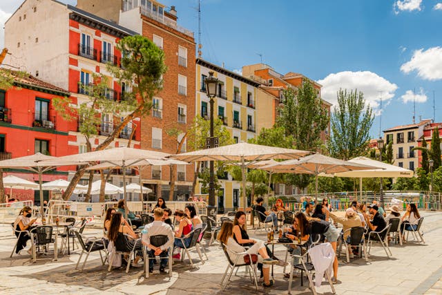 <p>Outside dining in Madrid</p>