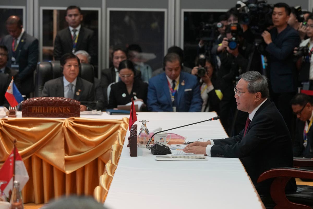China seeks deeper economic ties with ASEAN at summit talks as South China Sea disputes lurk China seeks deeper economic ties with ASEAN at summit talks as South China Sea disputes lurk