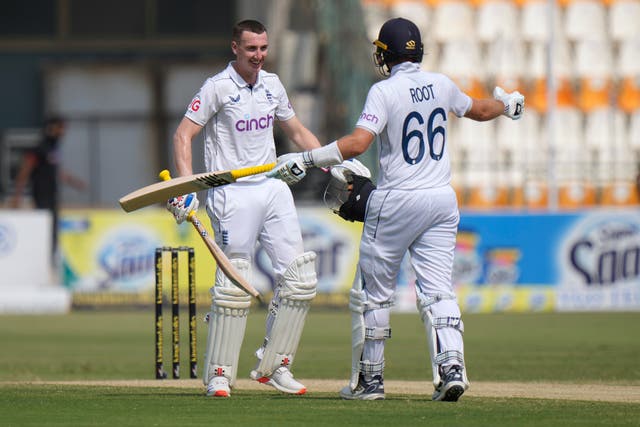 <p>Harry Brook and Joe Root flourished in the Multan heat</p>