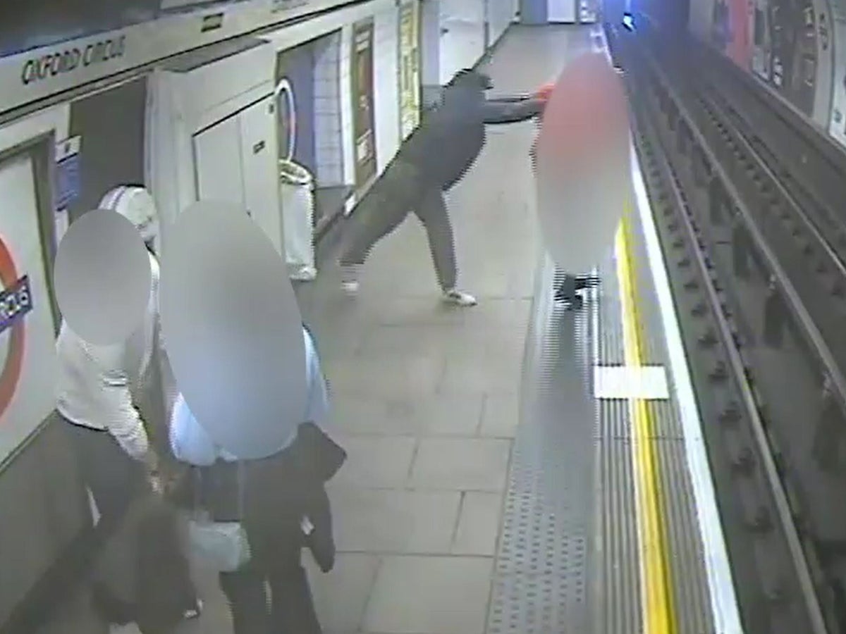 Man who pushed stranger onto Tube tracks jailed for life for attempted  murder | The Independent