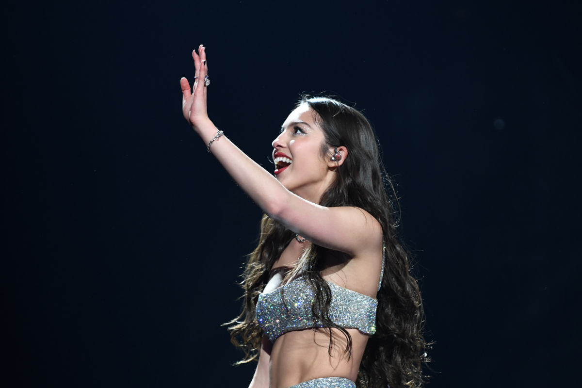 Glastonbury 2025 live: Olivia Rodrigo to headline Sunday after Noah Kahan and Rod Stewart sets