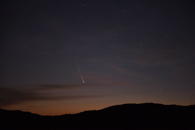 <p>Comet A3 is seen near Aguas Blancas village in Uruguay at dawn on 28 September 2024</p>