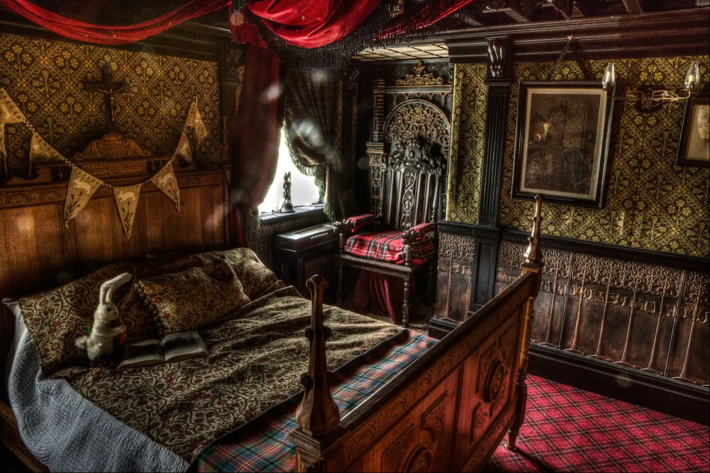 Beware the ghosts that haunt this bedroom