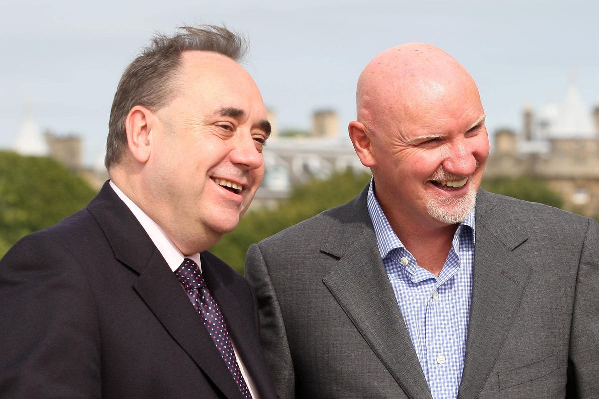 Businessman Sir Tom Hunter paid to return Alex Salmond’s body to Scotland