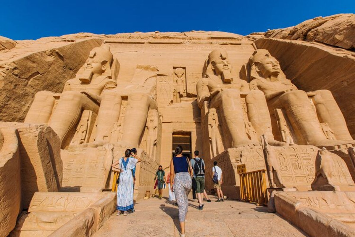 Magnificent Middle East: Egypt and Jordan Tour Packages Unpacked for UK Visitors - Accommodations and Dining Options