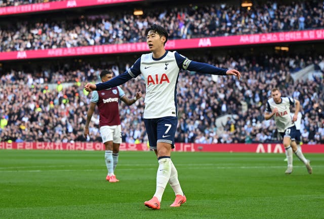 <p>Son Heung-min strikes to make it 4-1 to Tottenham </p>