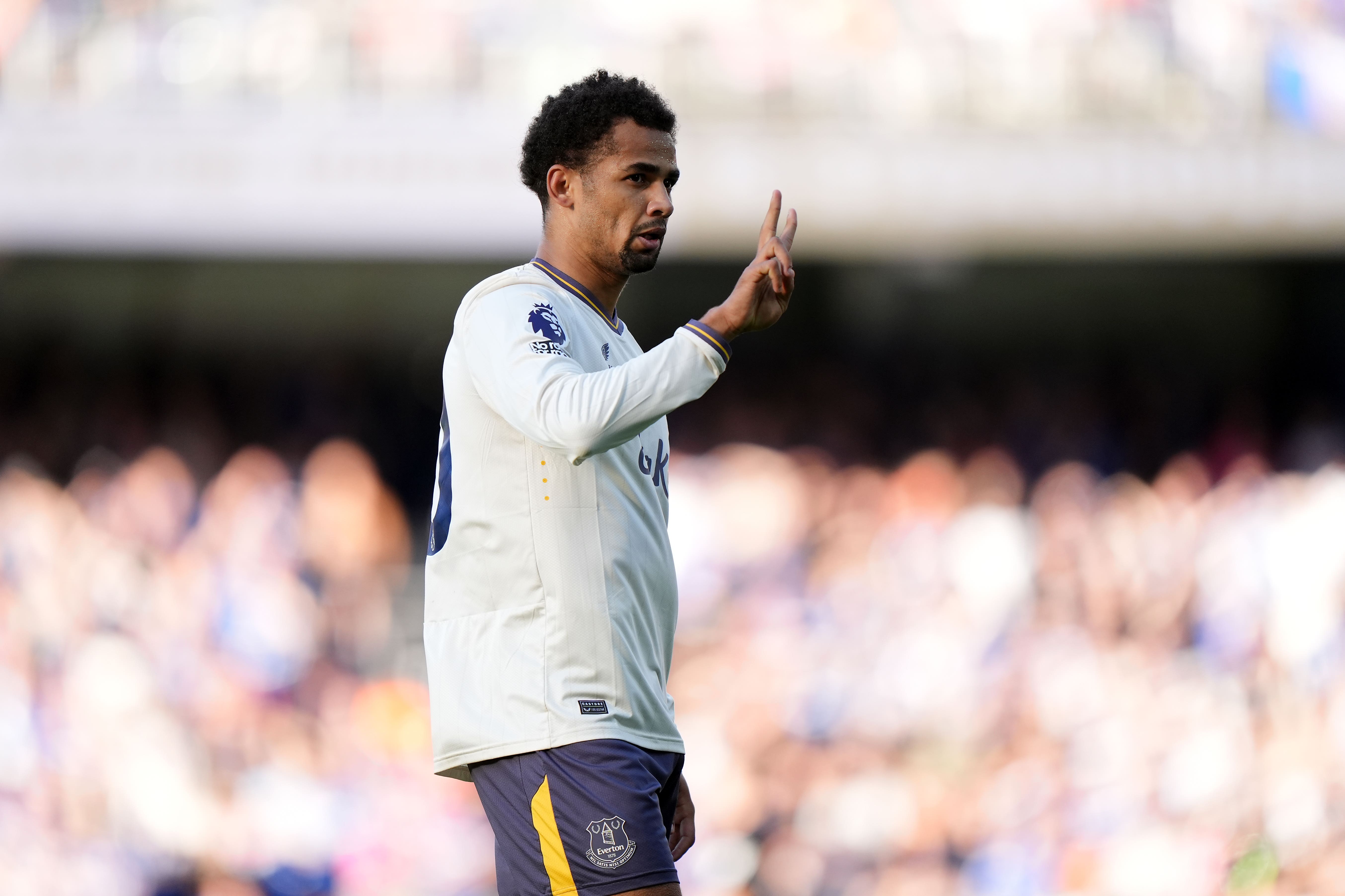 Iliman Ndiaye on target as Everton claim first away victory at winless