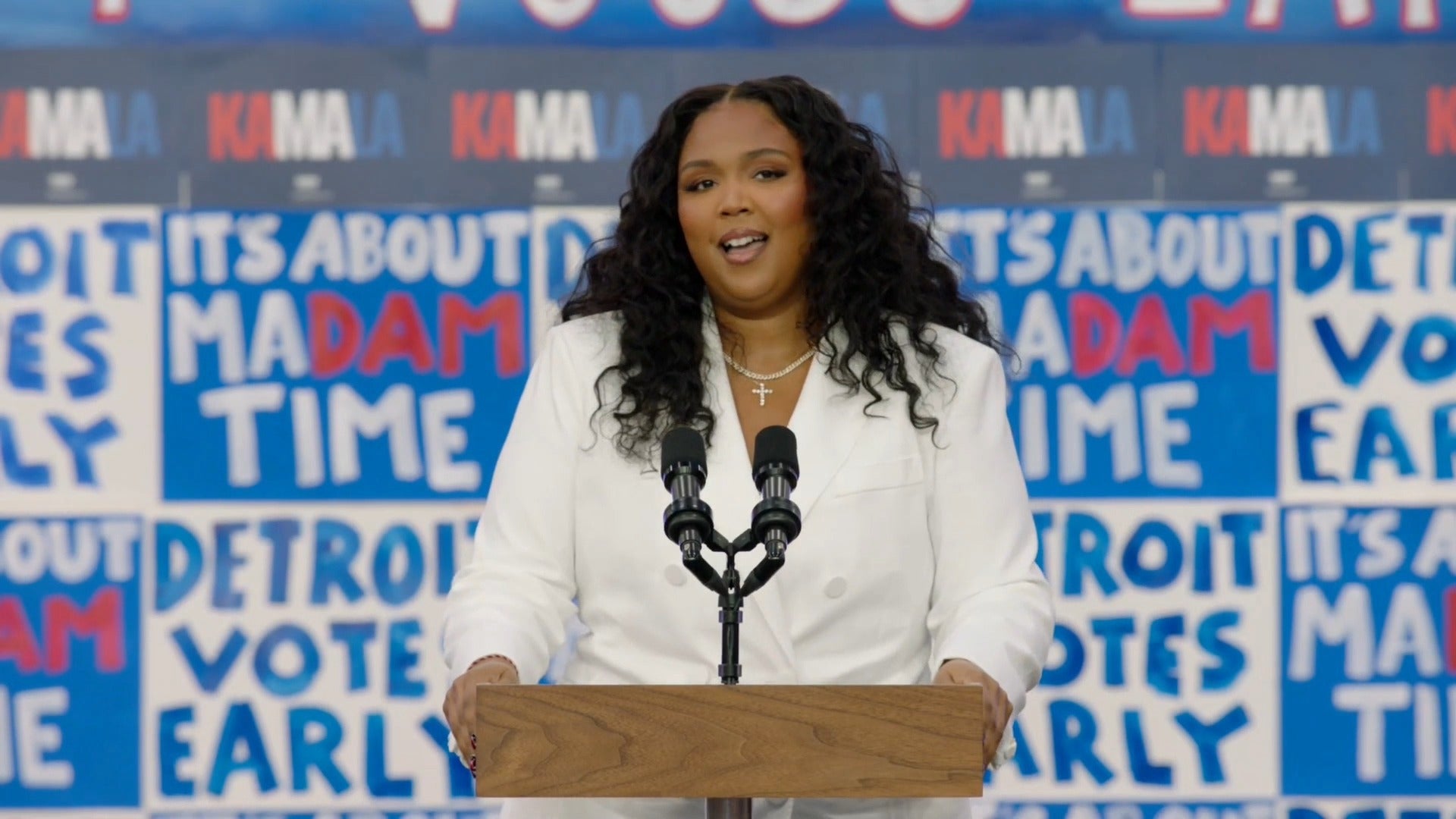 Lizzo defendeu sua cidade natal após os comentários depreciativos de Trump