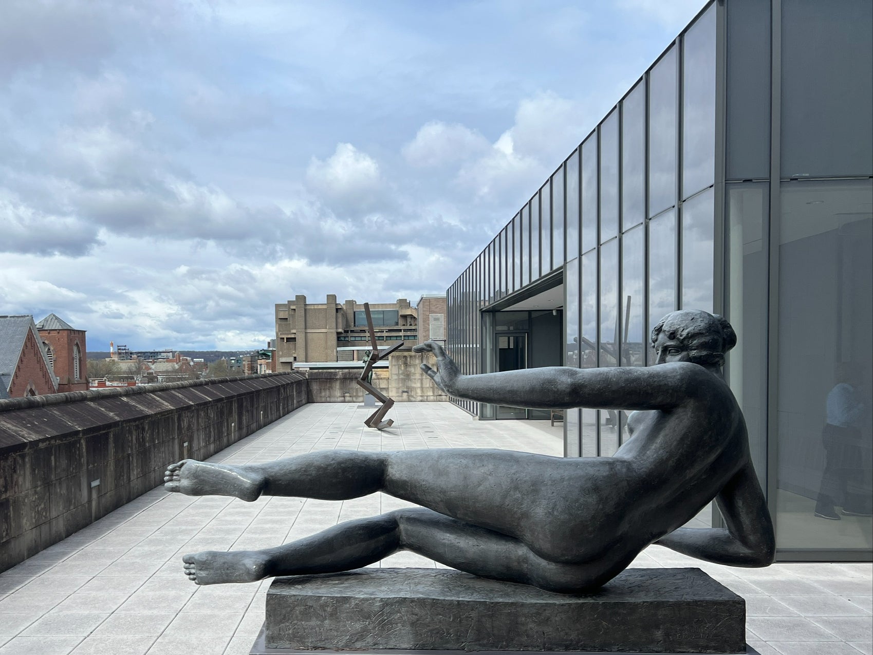 Forma e função: Galeria de esculturas na cobertura da Galeria de Arte da Universidade de Yale